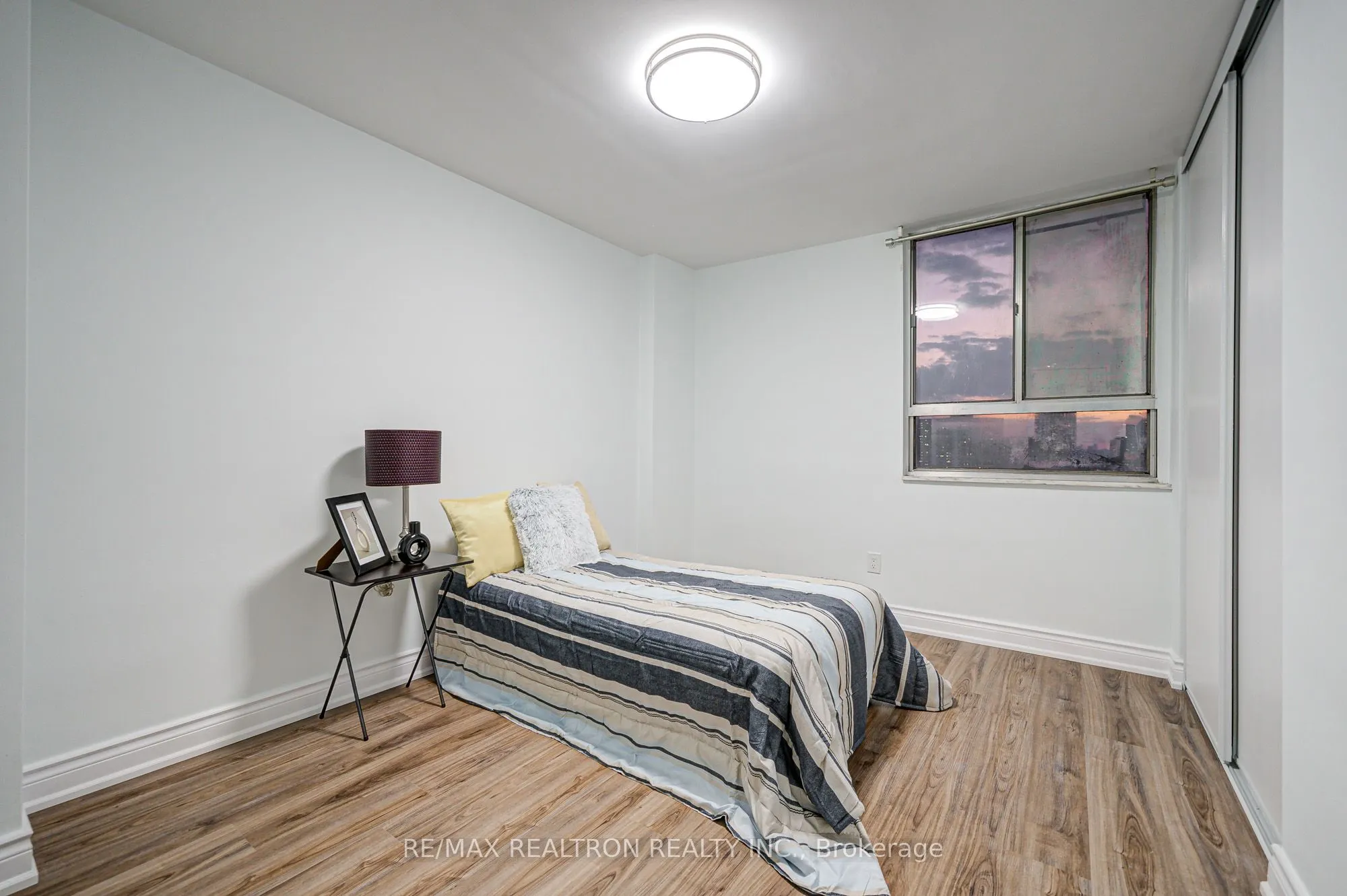 1 Massey Square, #1506