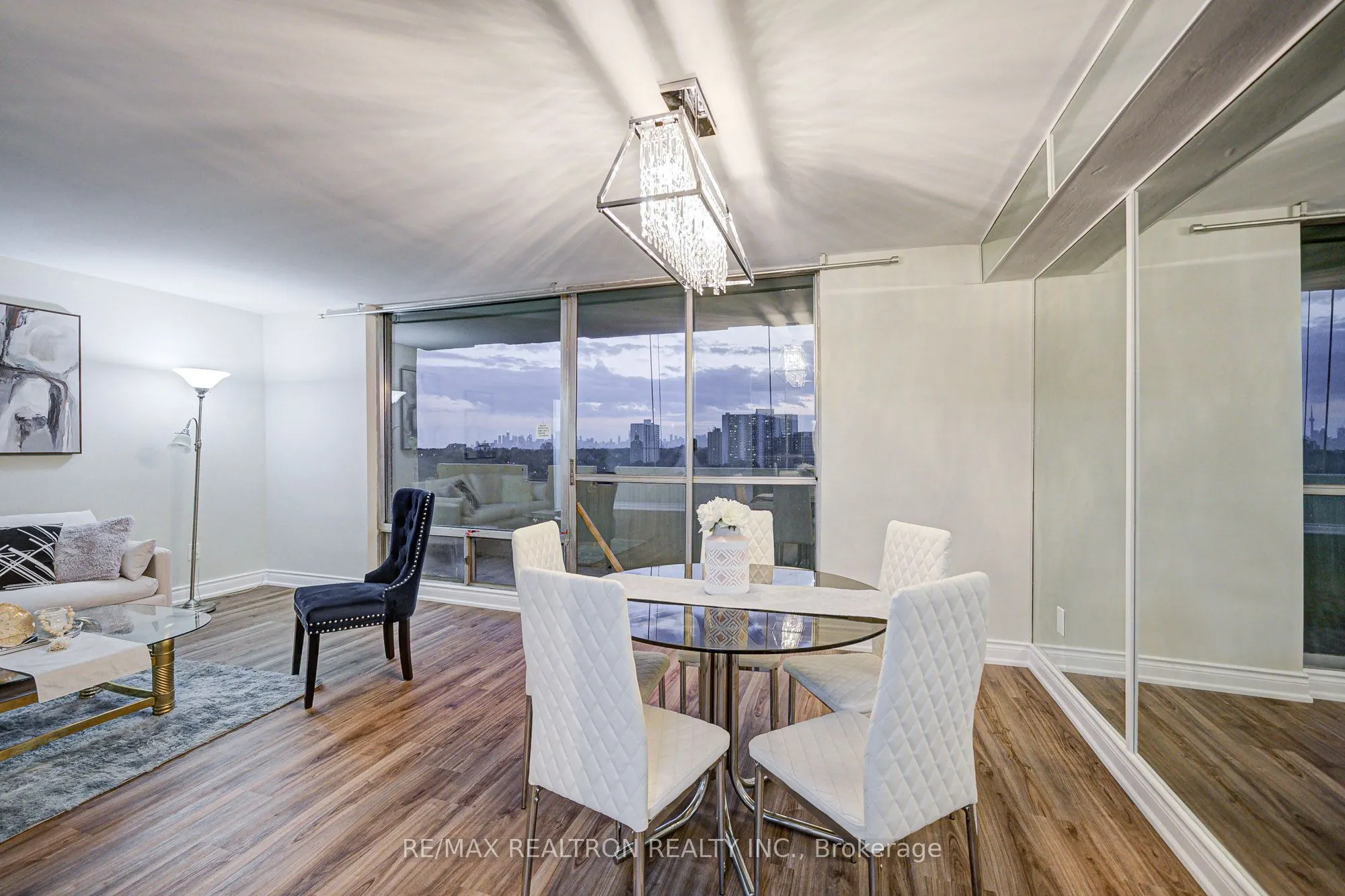1 Massey Square, #1506