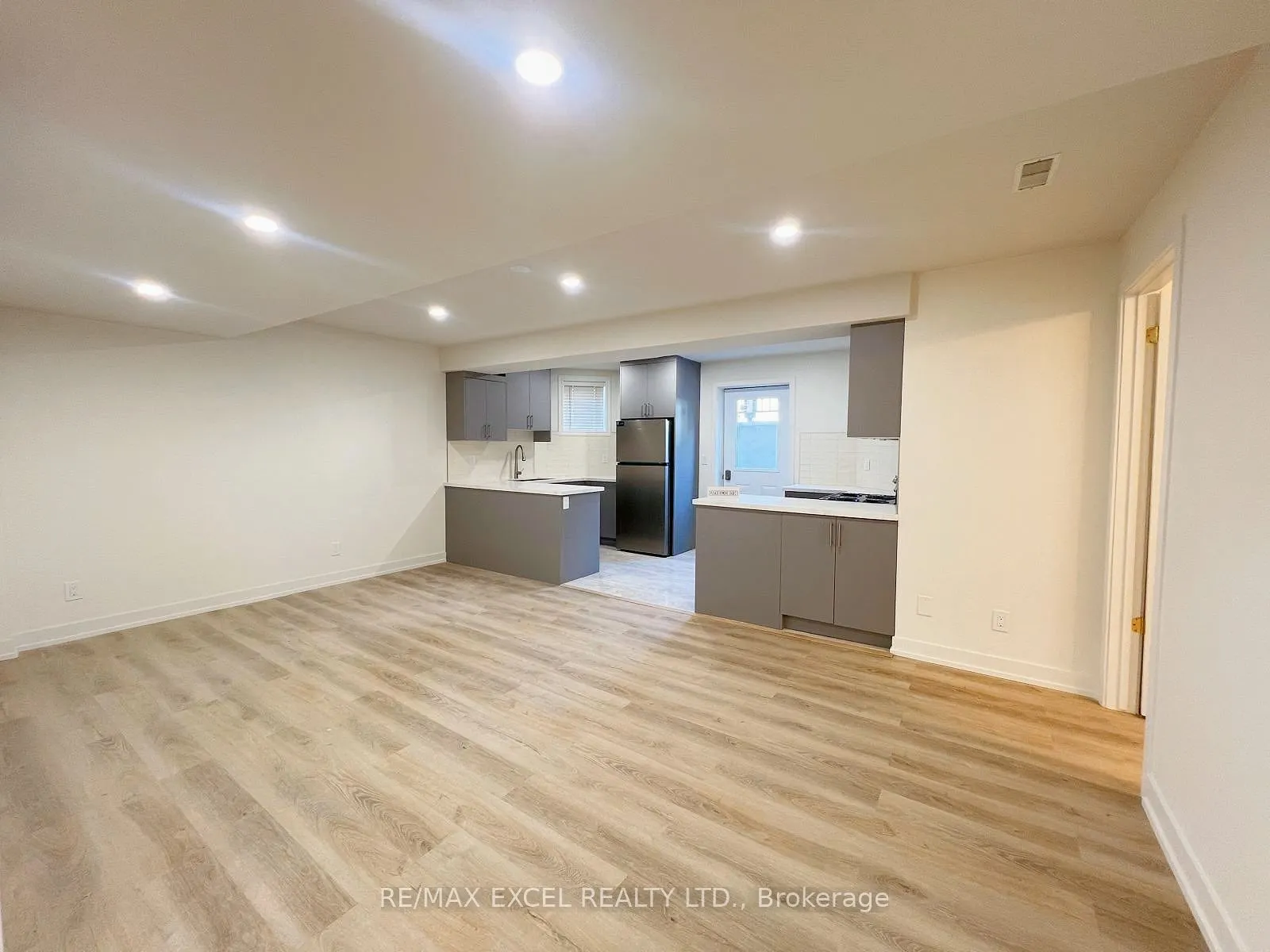 30 Amanda Avenue, #Basement