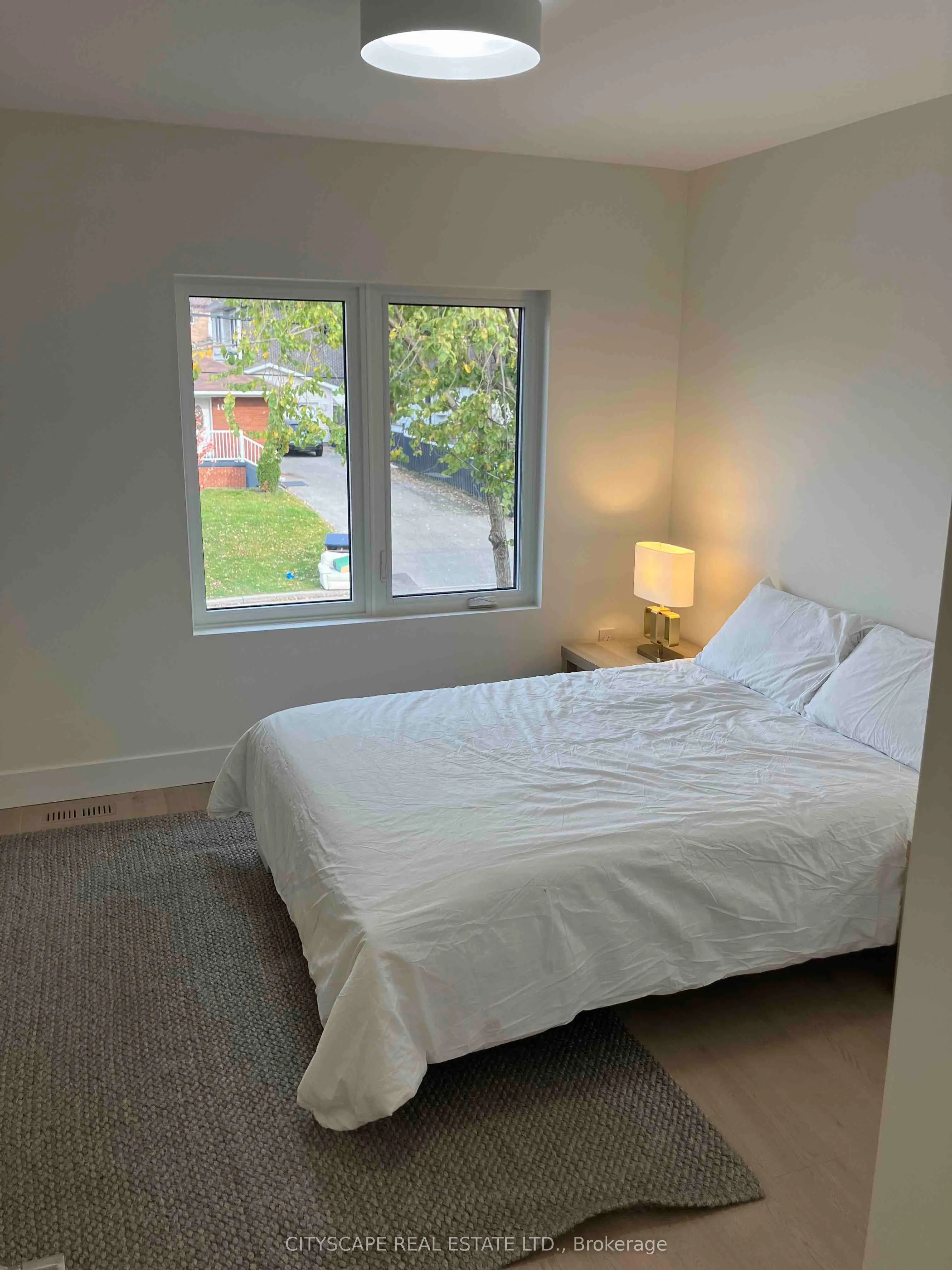 100B Brenda Crescent