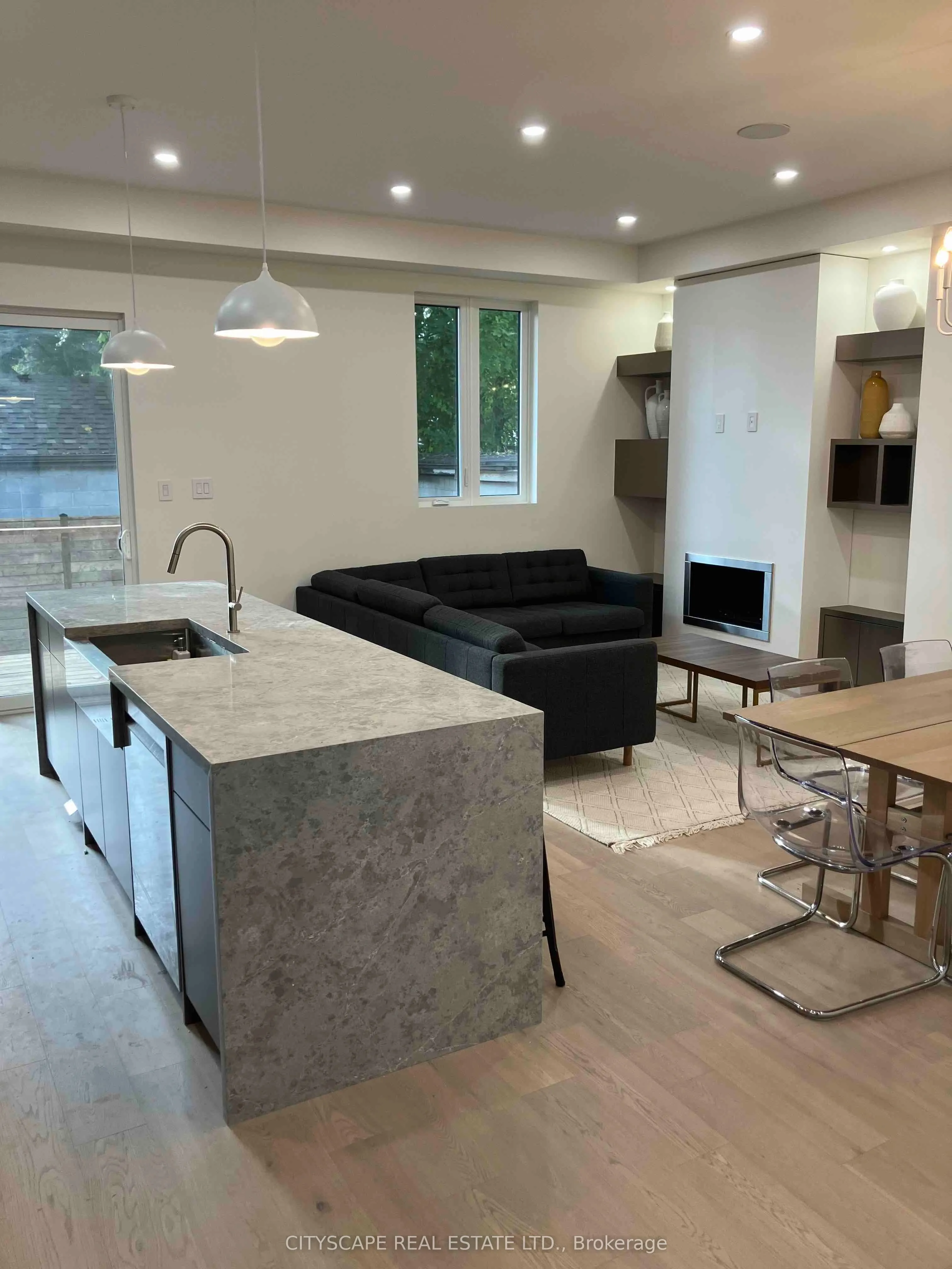 100B Brenda Crescent