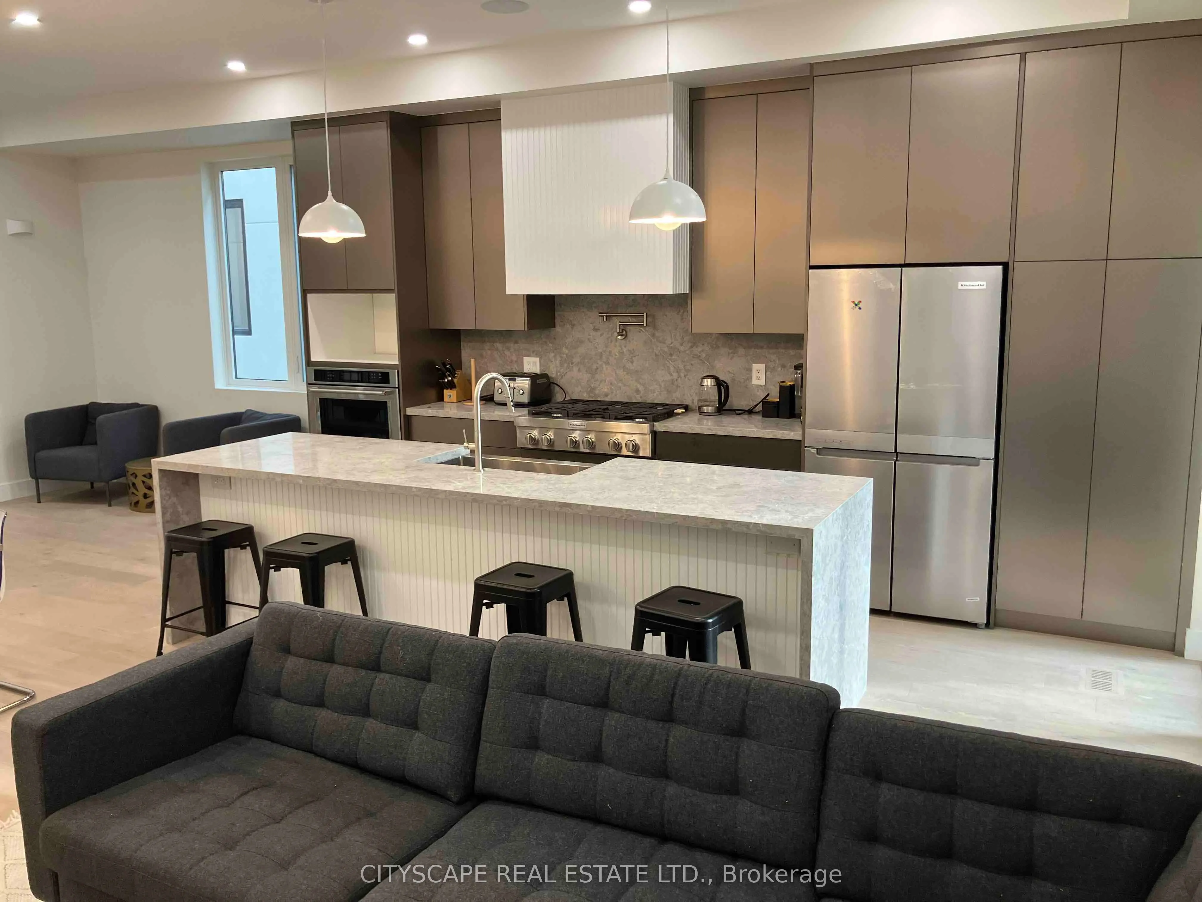 100B Brenda Crescent