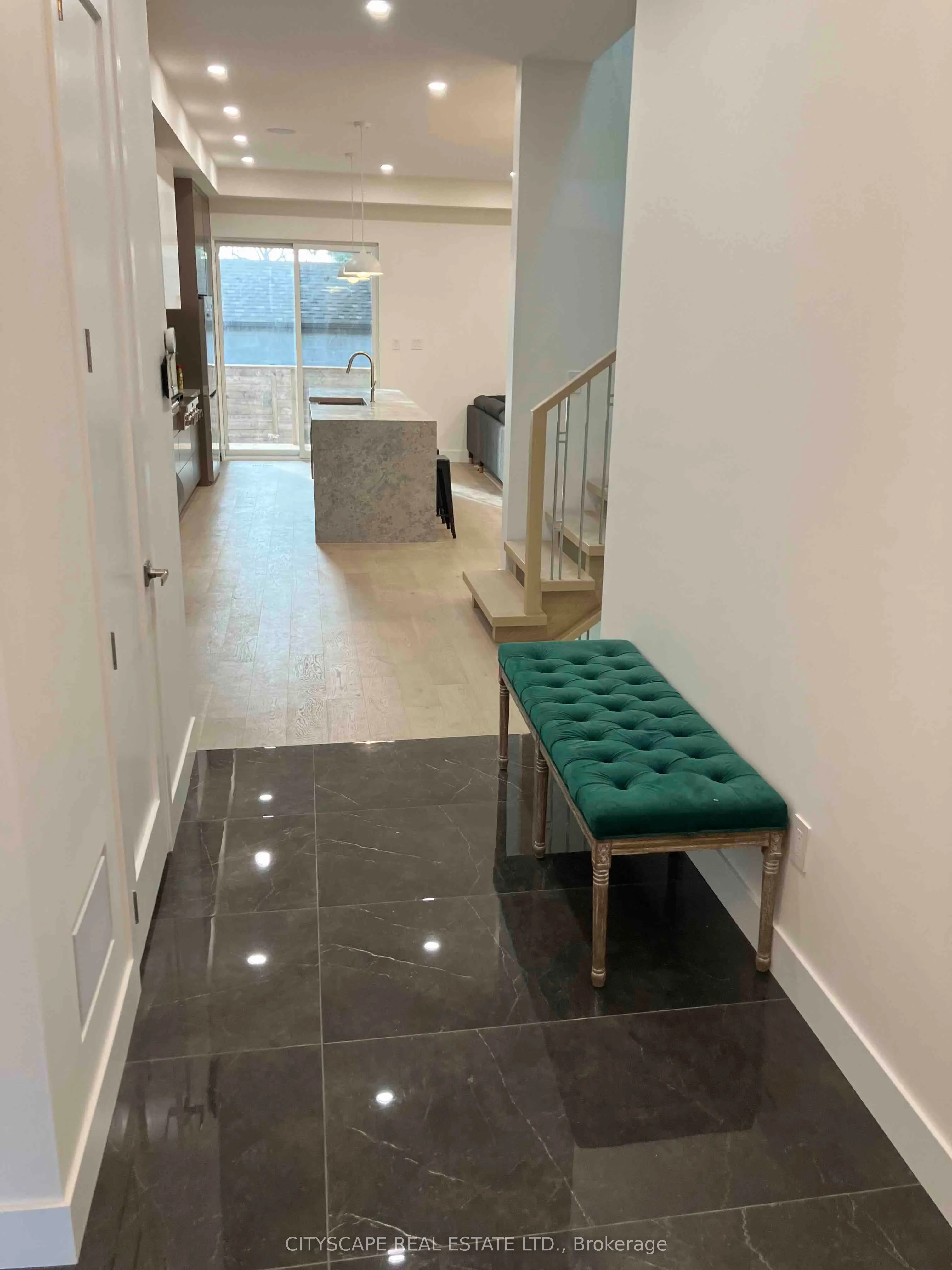 100B Brenda Crescent