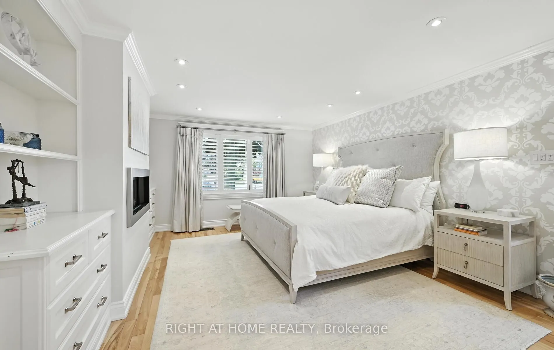 1549 Willowside Court