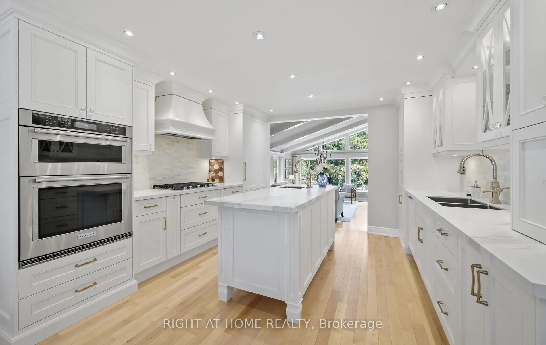 1549 Willowside Court