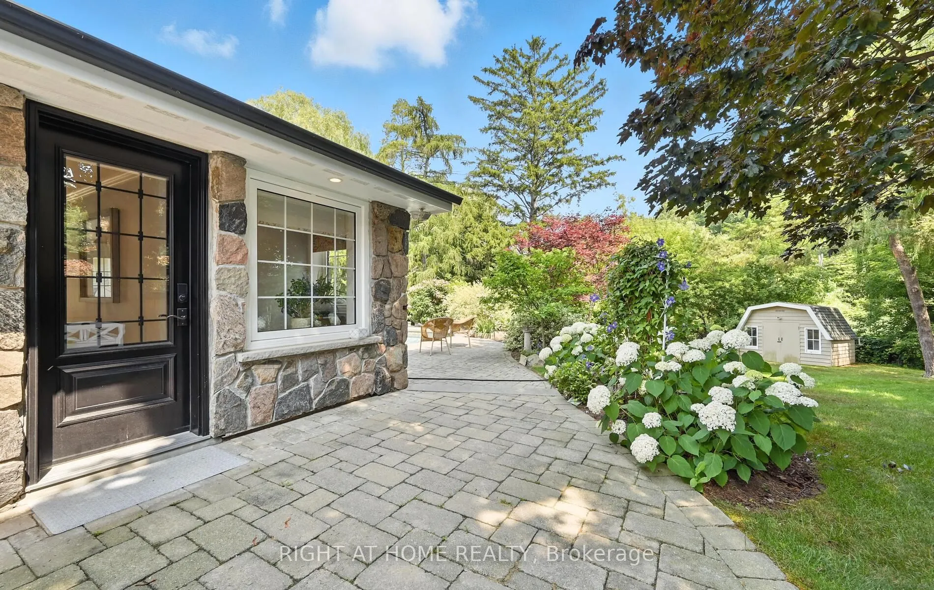 1549 Willowside Court