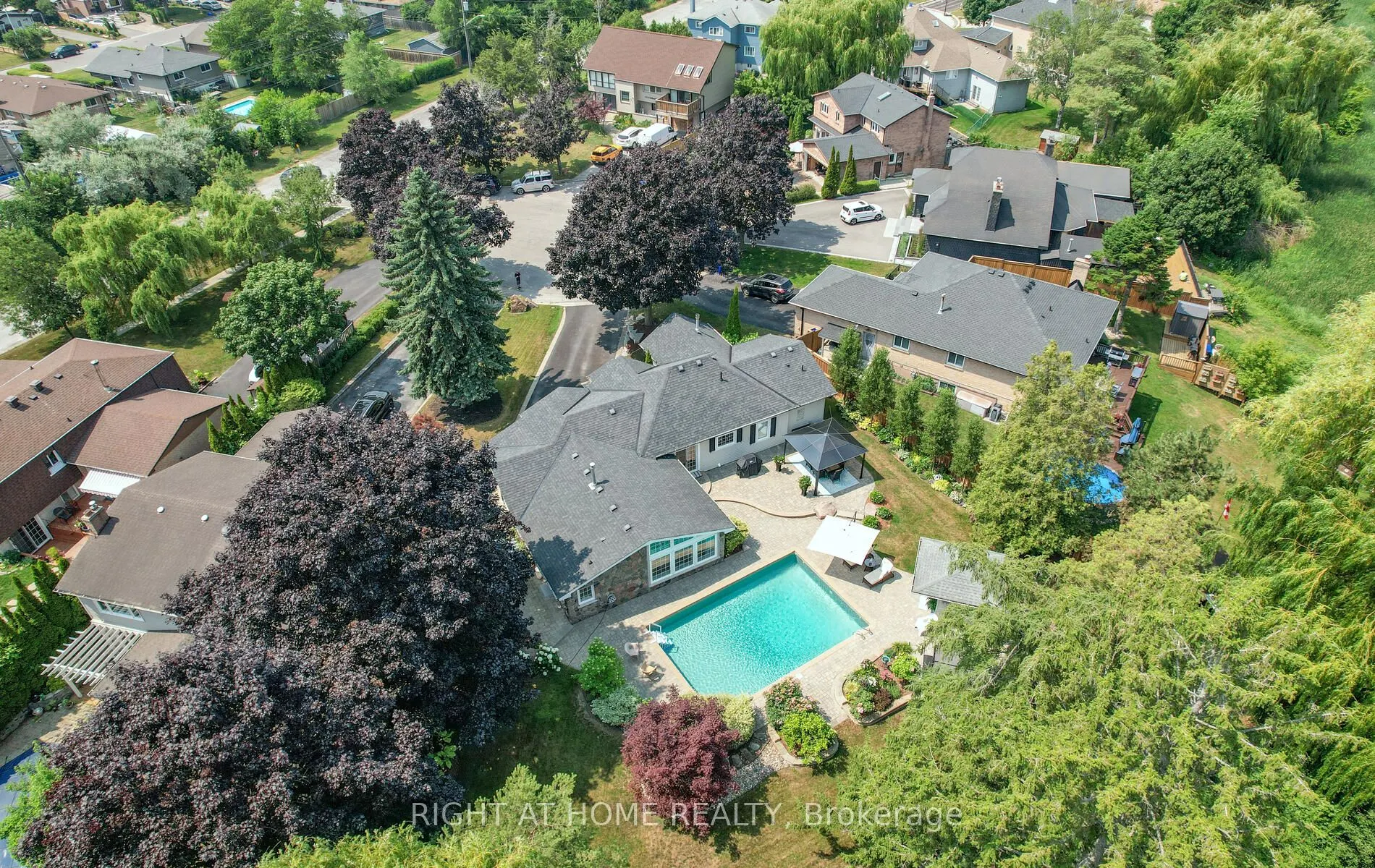 1549 Willowside Court