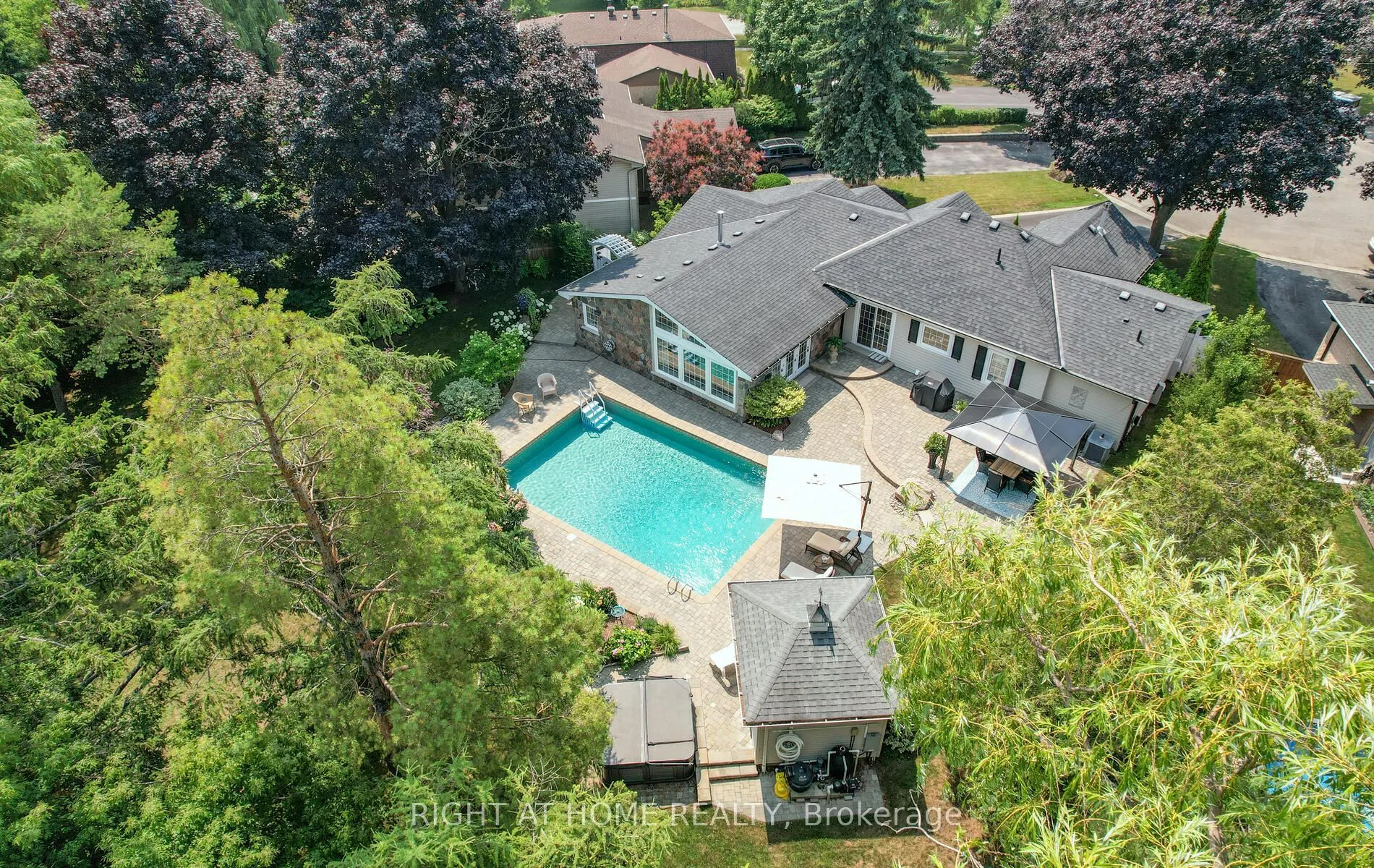 1549 Willowside Court