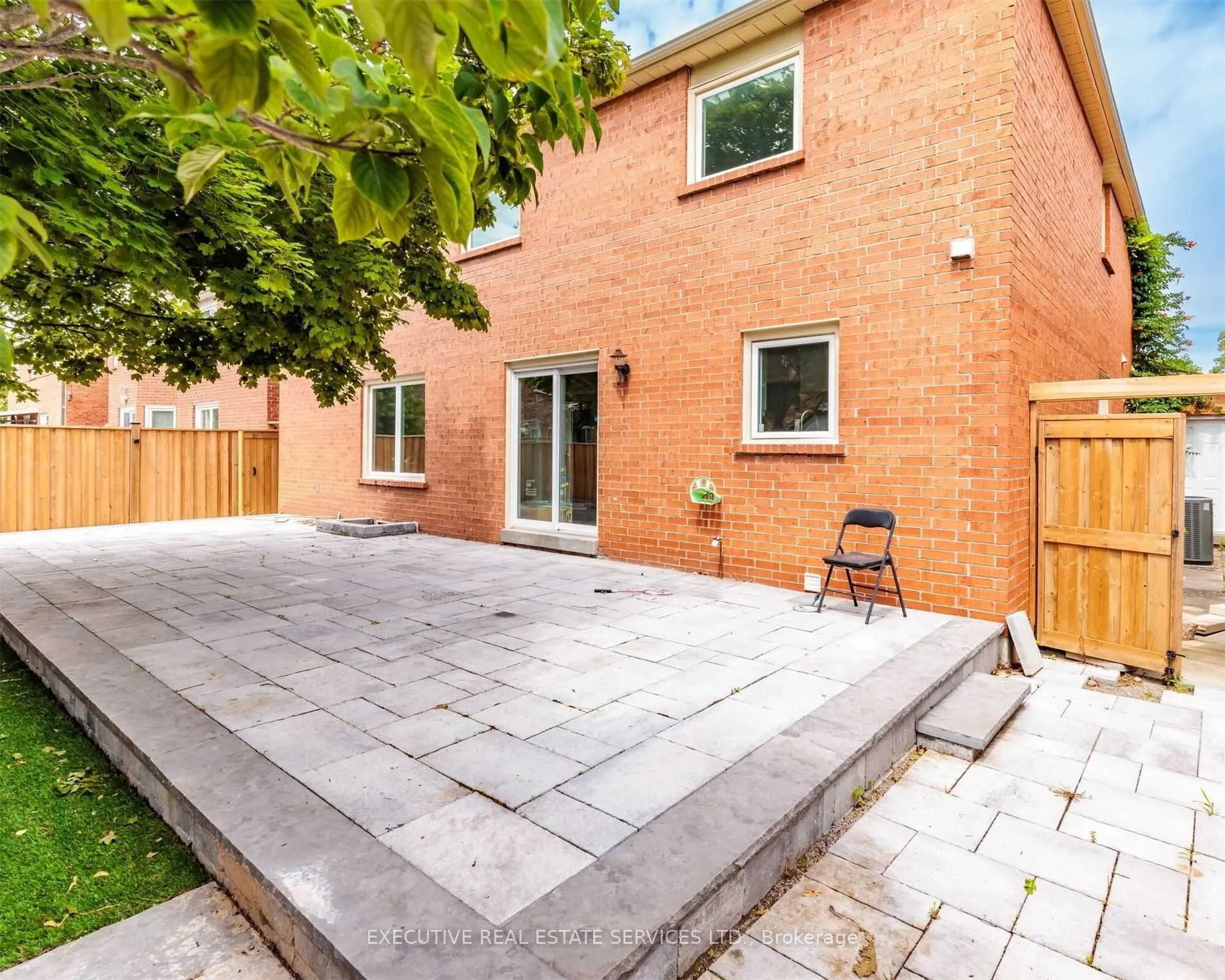 49 Bluenose Crescent