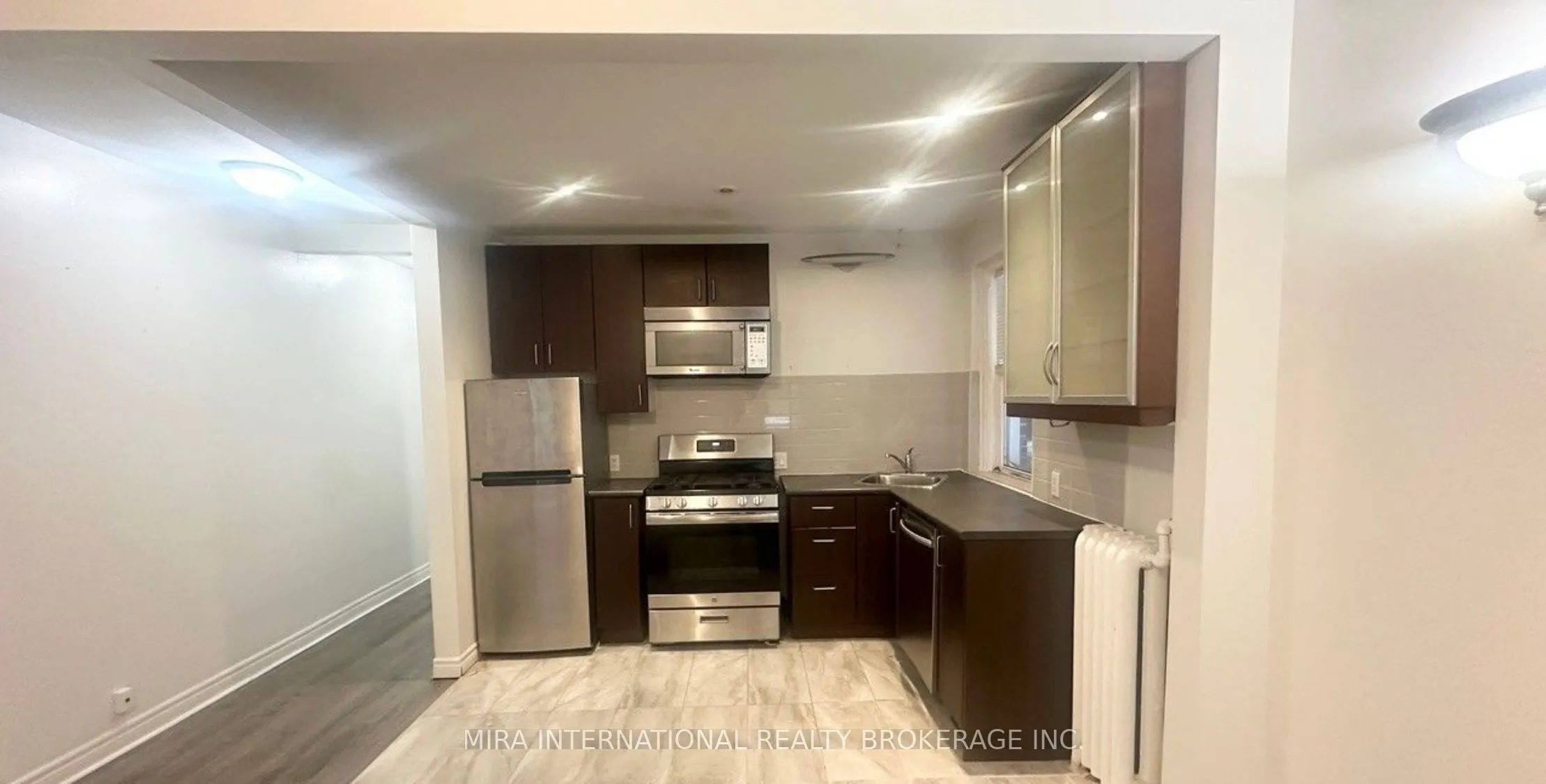 98 Leuty Avenue, #A4