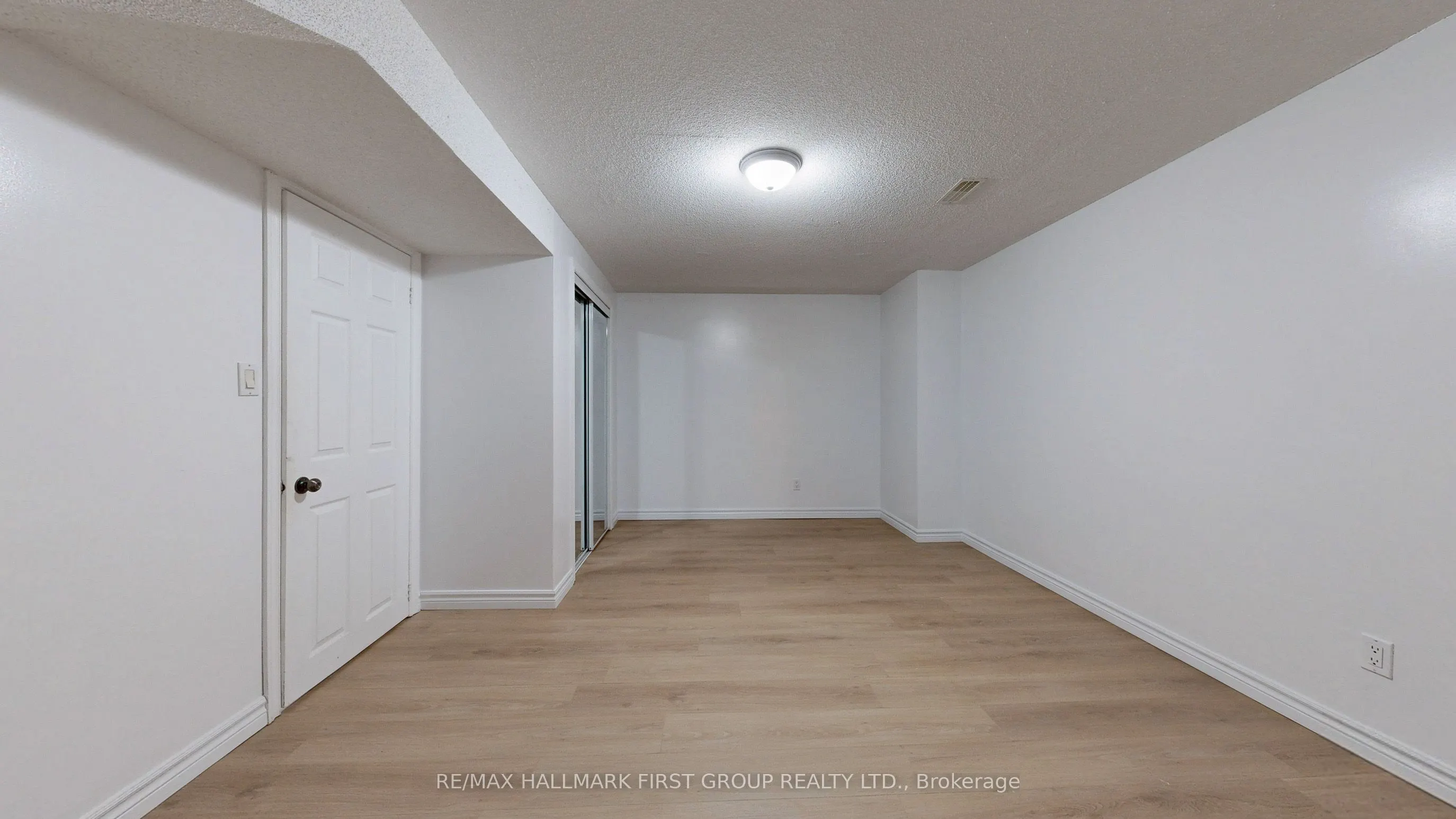 1552 Avonmore Square