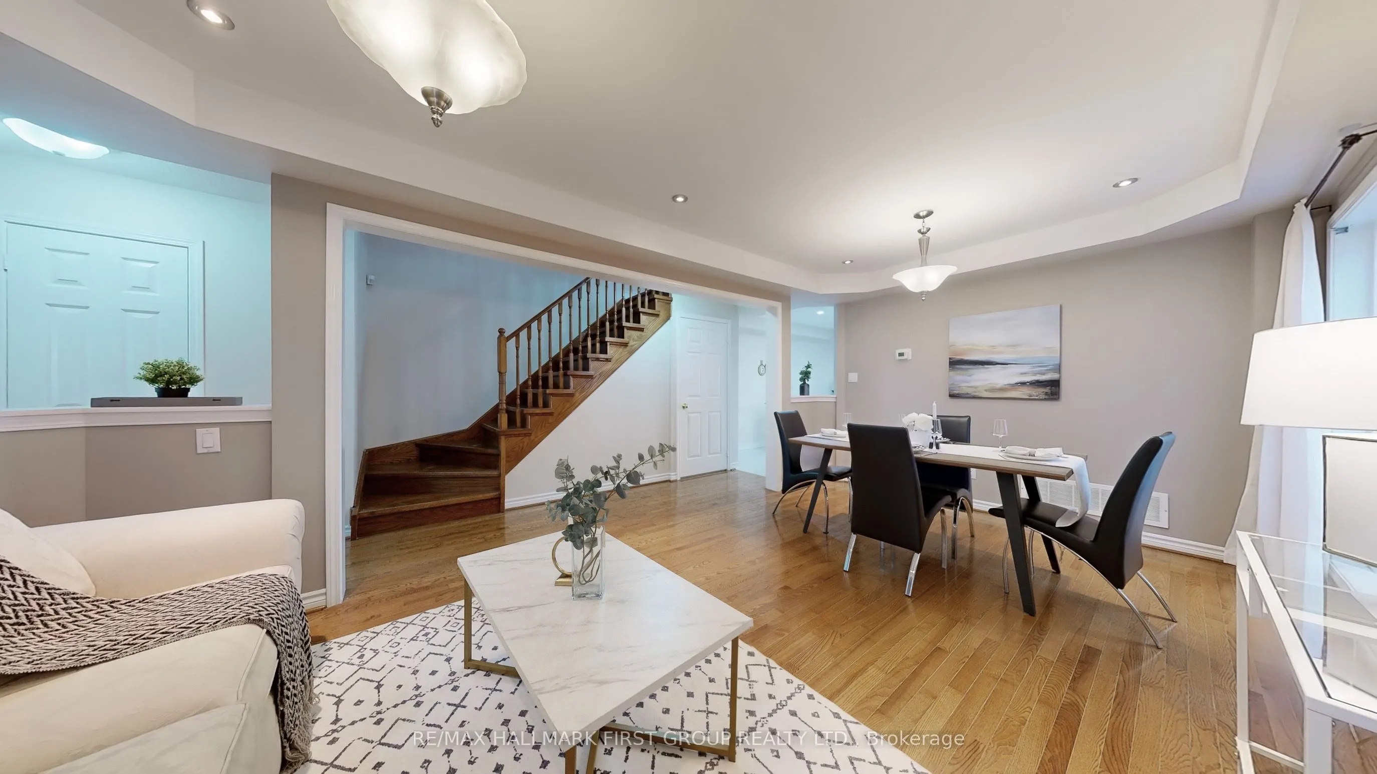 1552 Avonmore Square