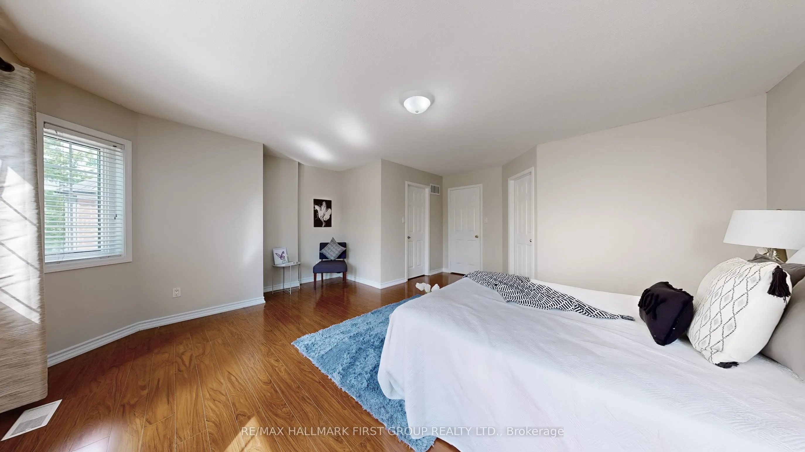 1552 Avonmore Square