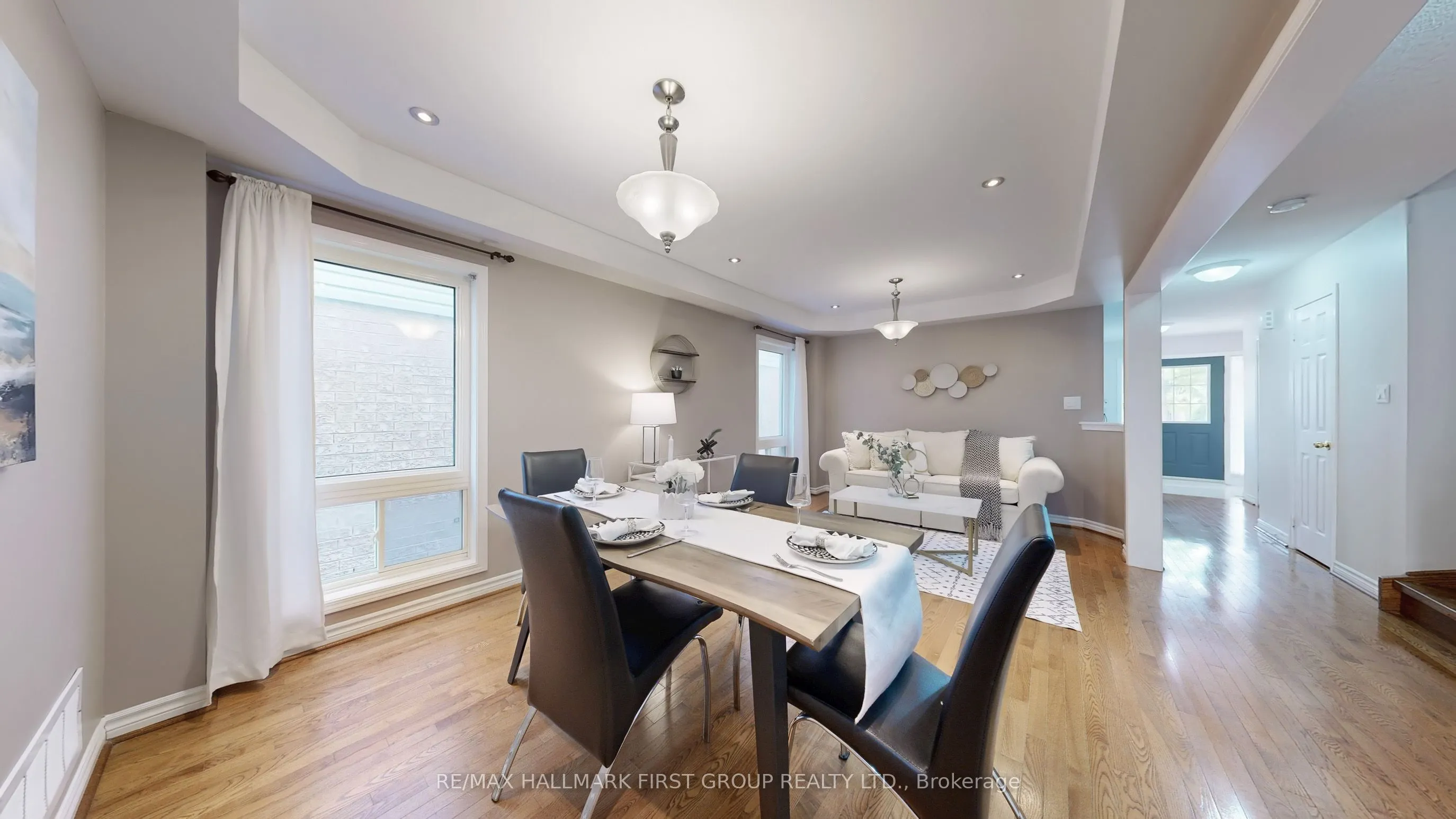 1552 Avonmore Square