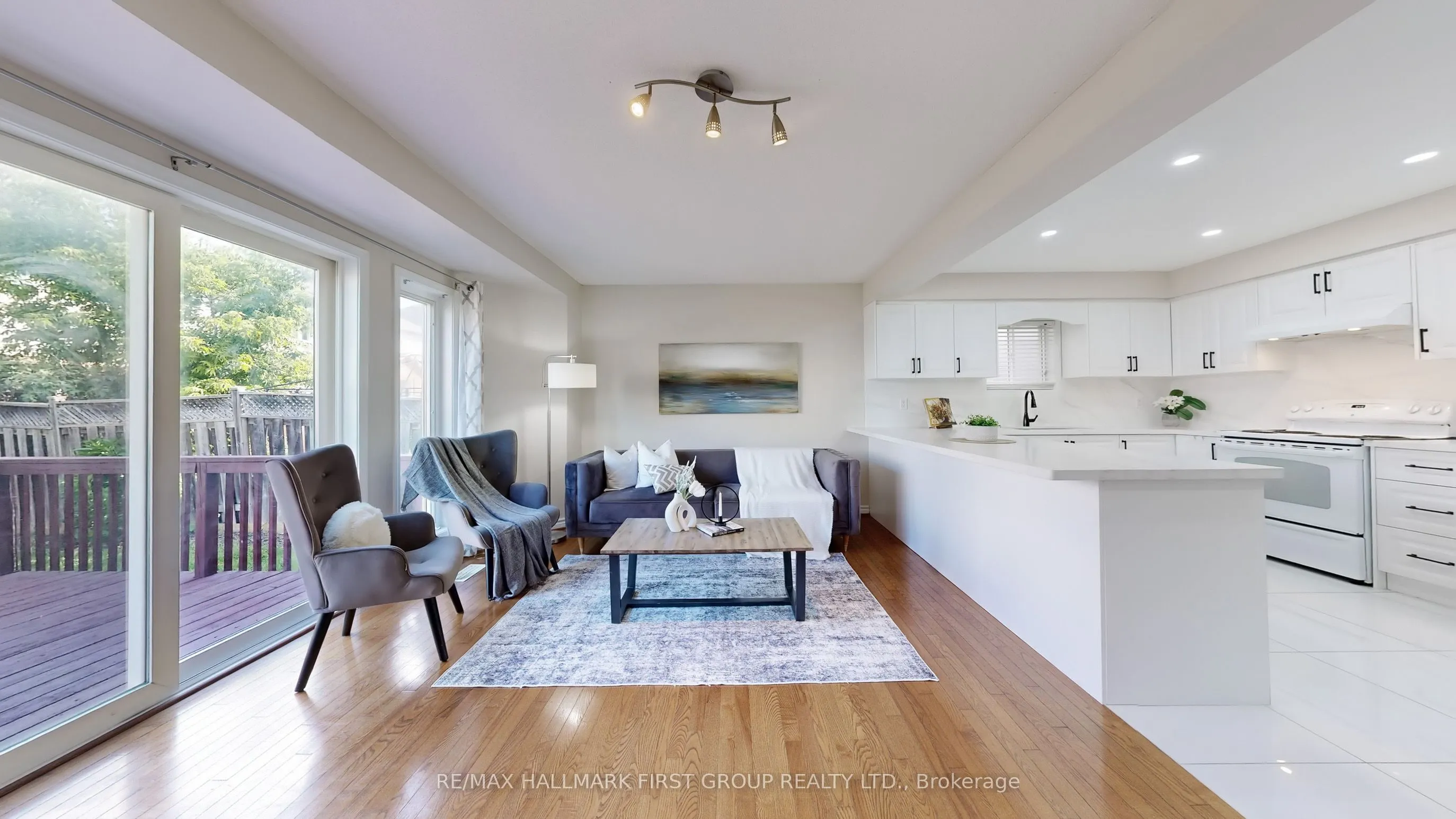1552 Avonmore Square