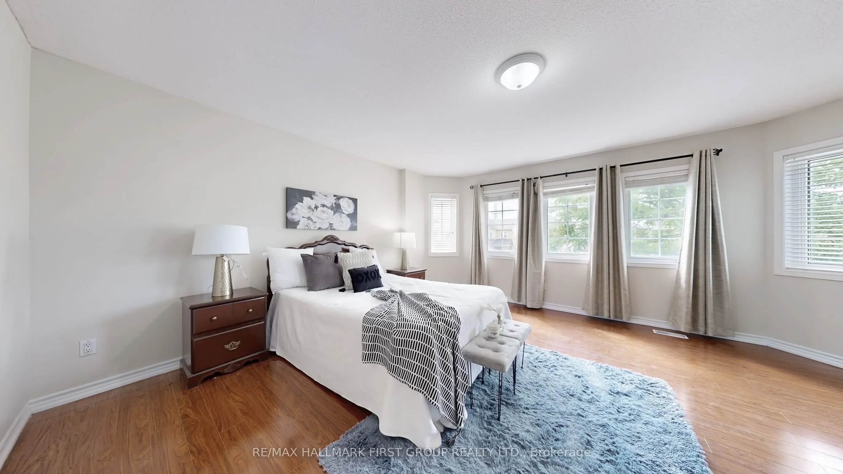 1552 Avonmore Square