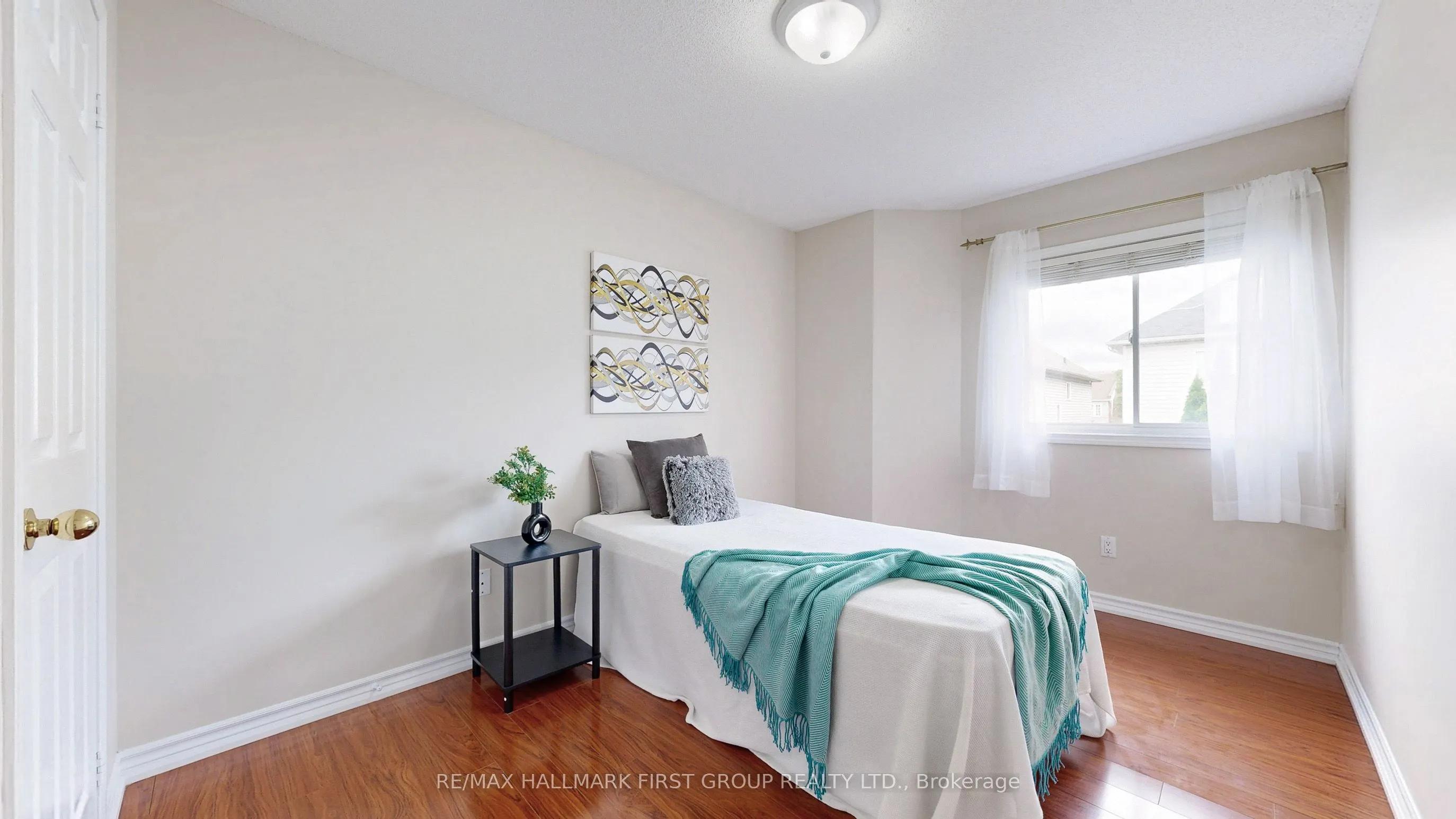 1552 Avonmore Square