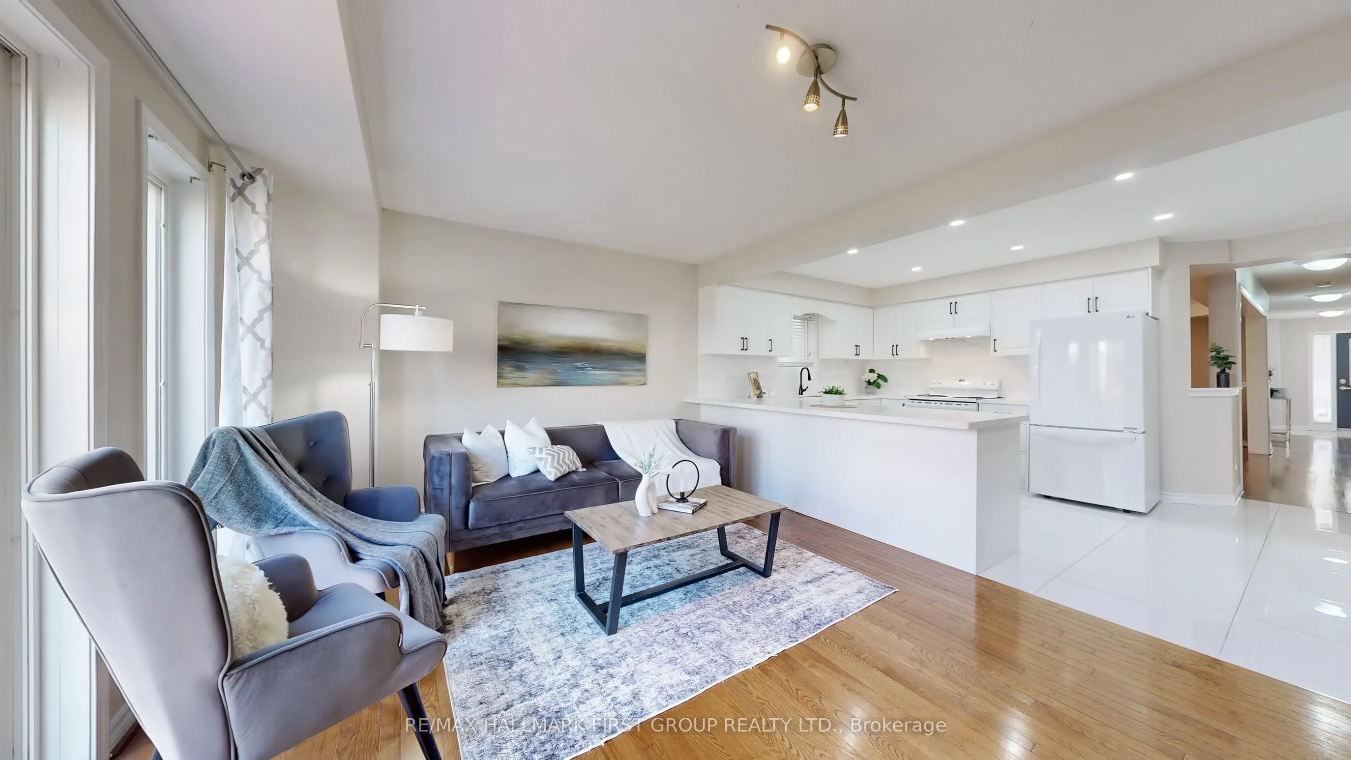1552 Avonmore Square