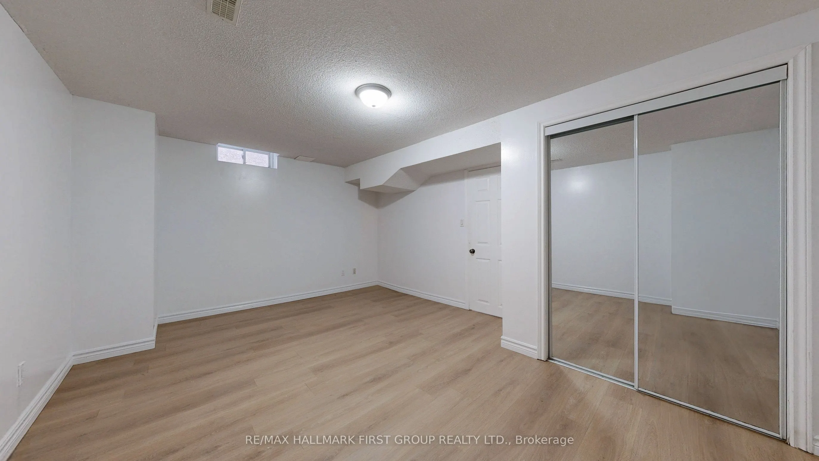 1552 Avonmore Square