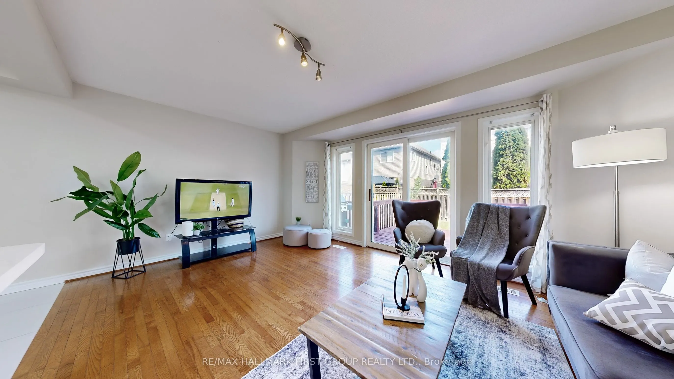 1552 Avonmore Square