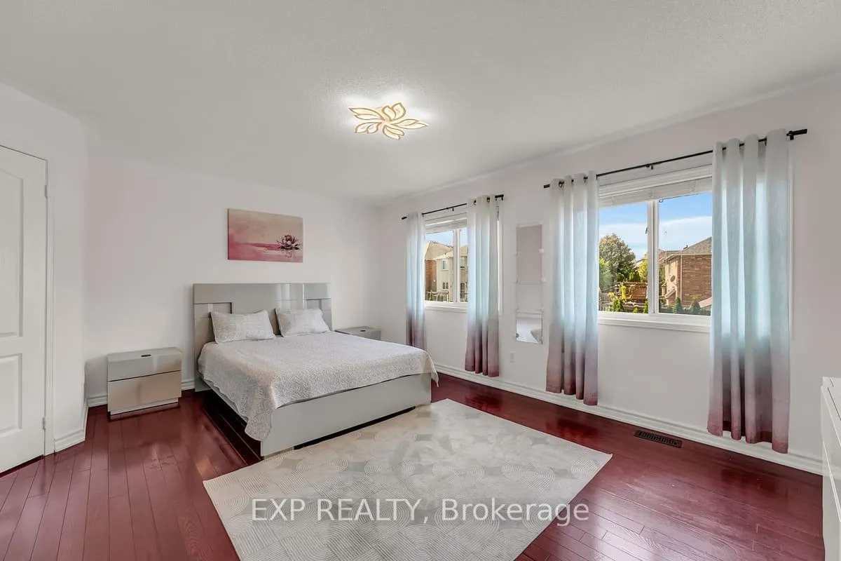 48 Unsworth Crescent