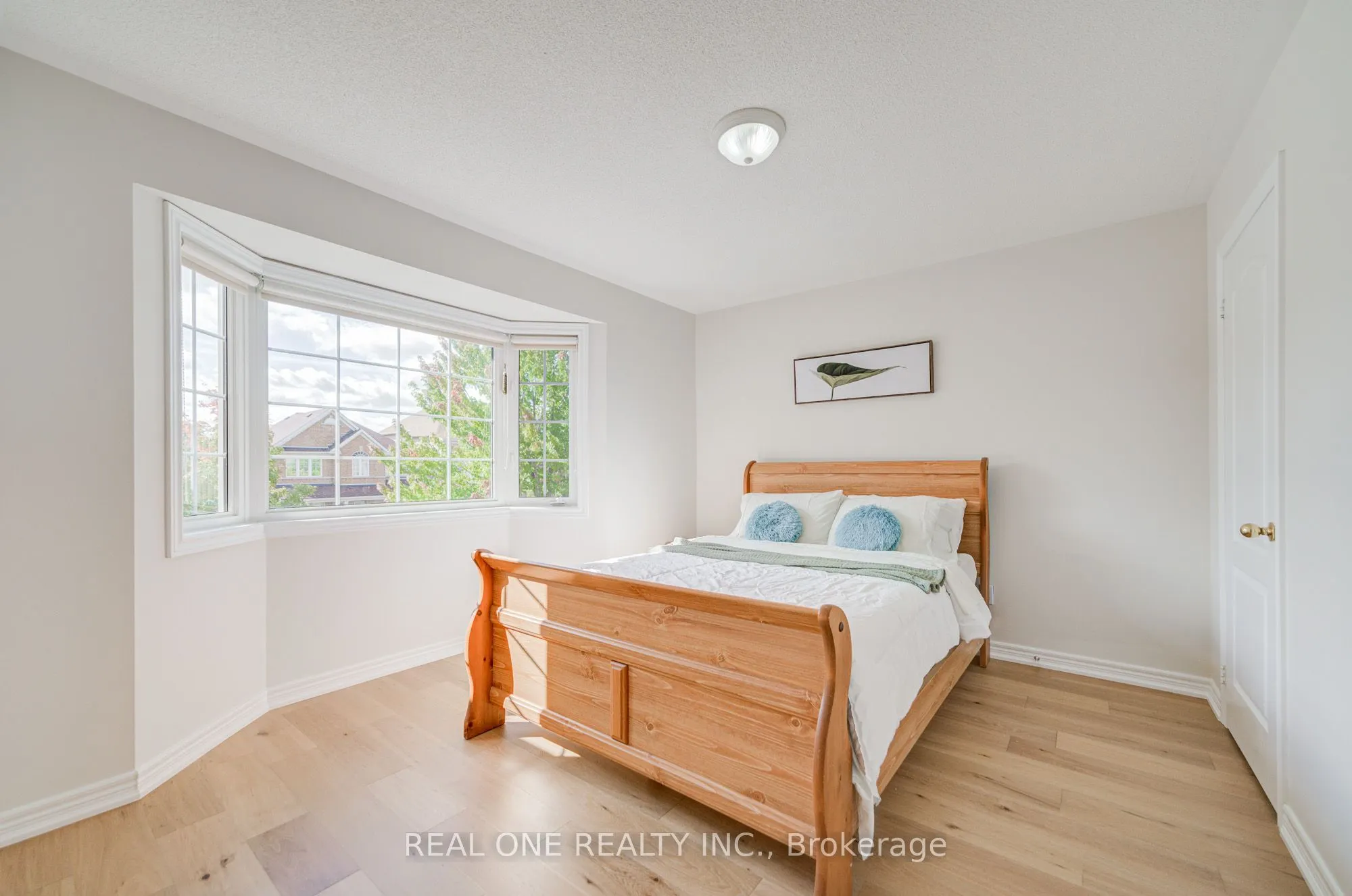 16 Boulderbrook Drive