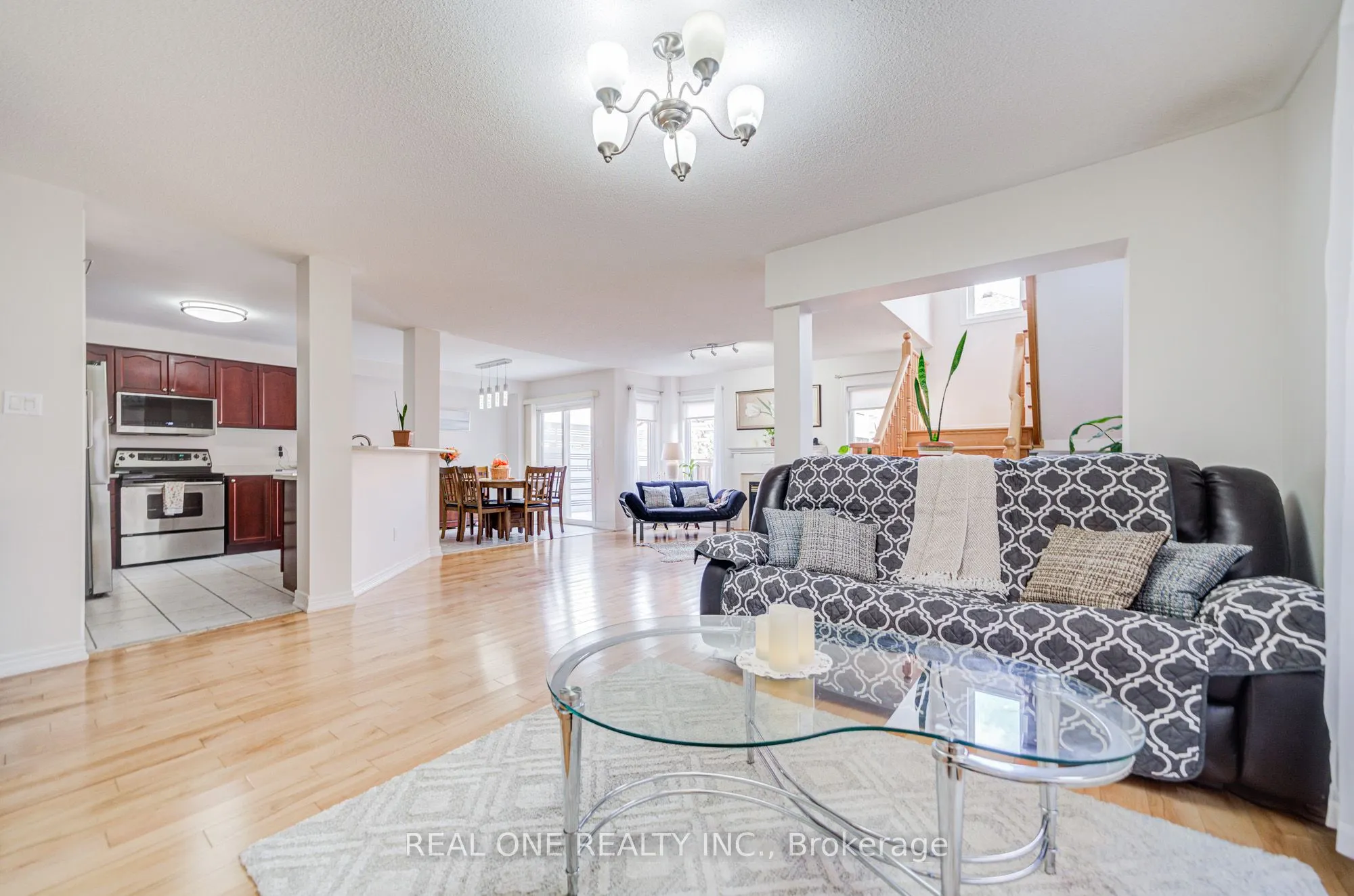16 Boulderbrook Drive
