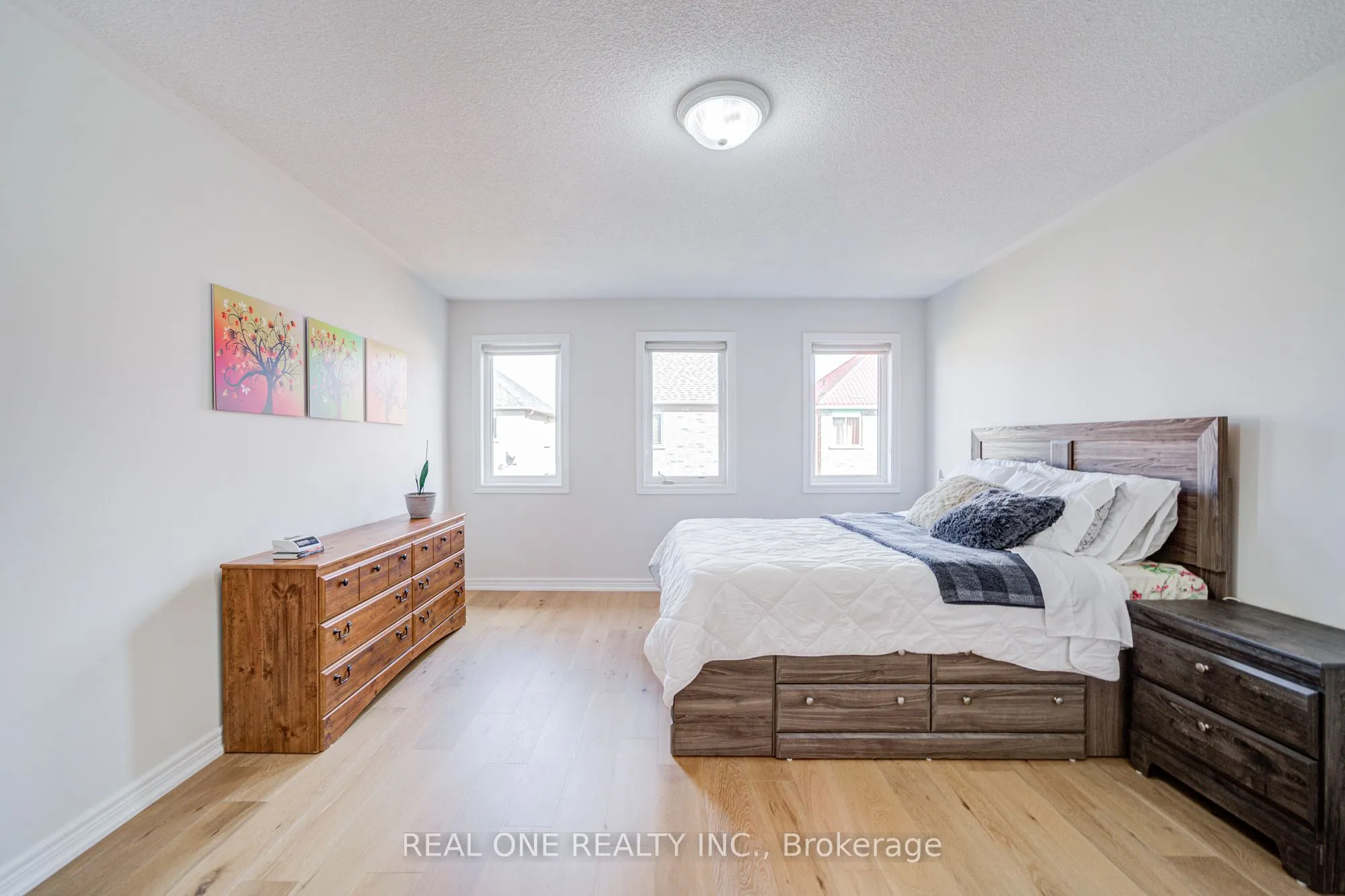 16 Boulderbrook Drive