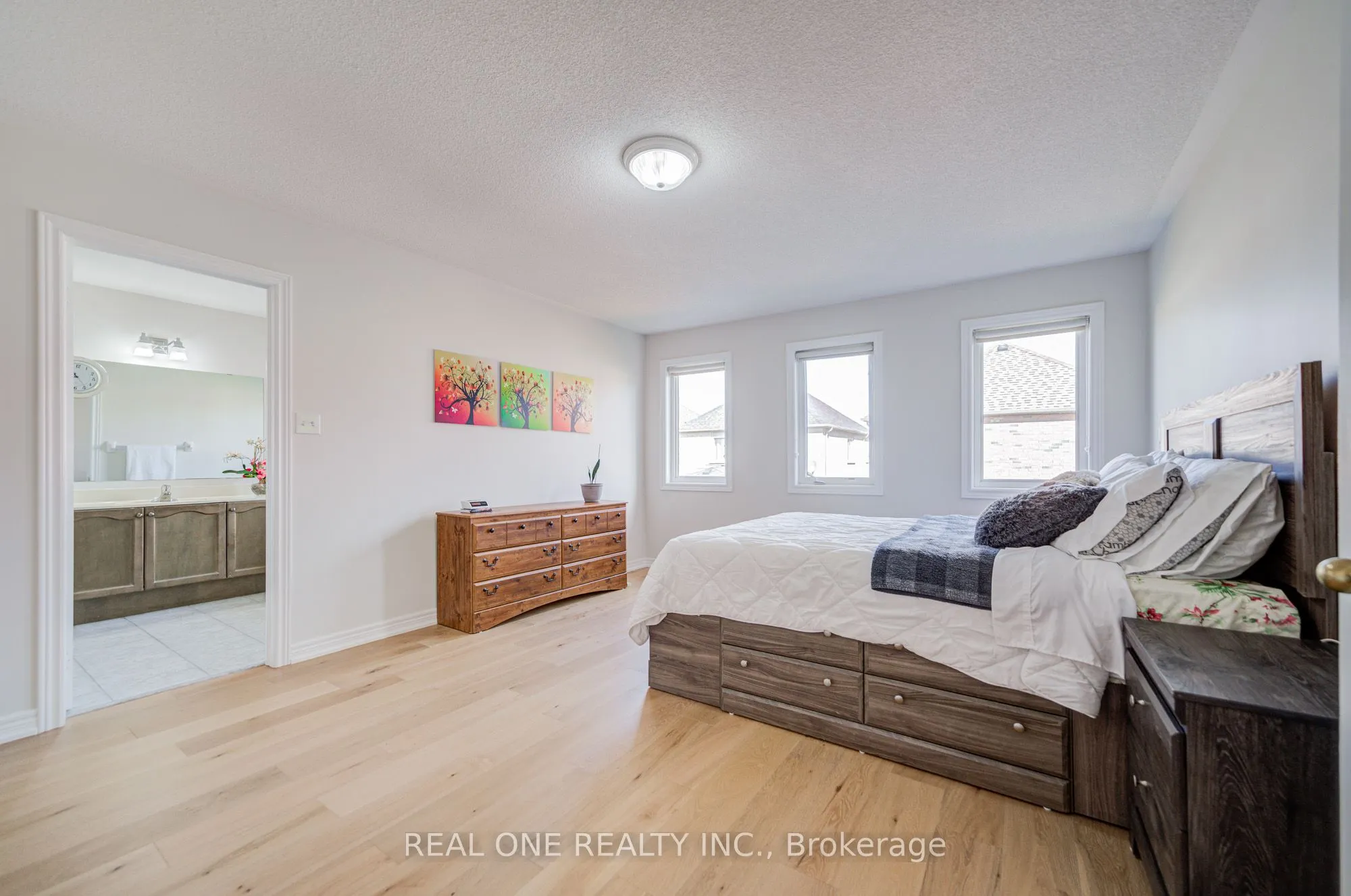 16 Boulderbrook Drive