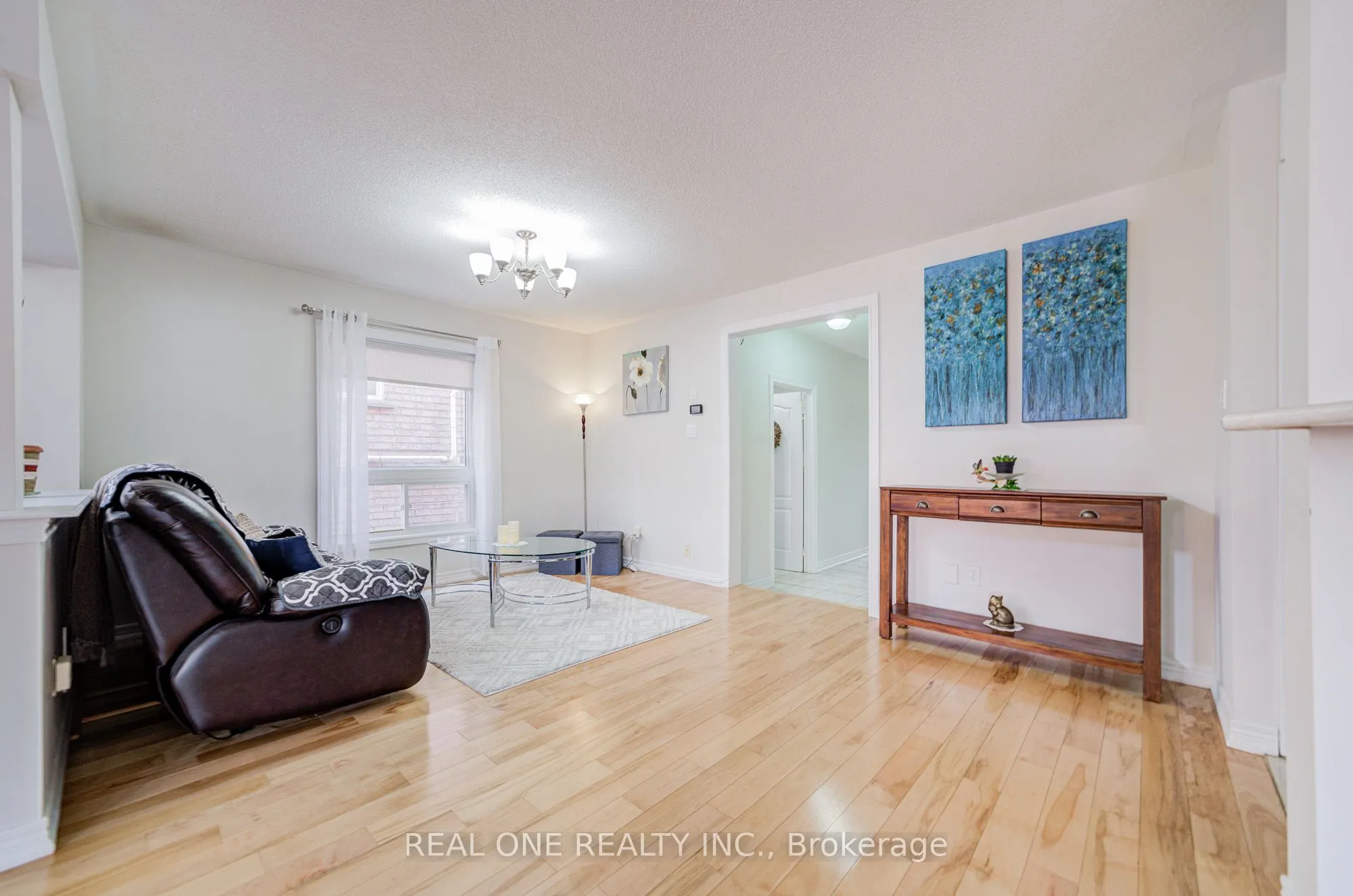 16 Boulderbrook Drive