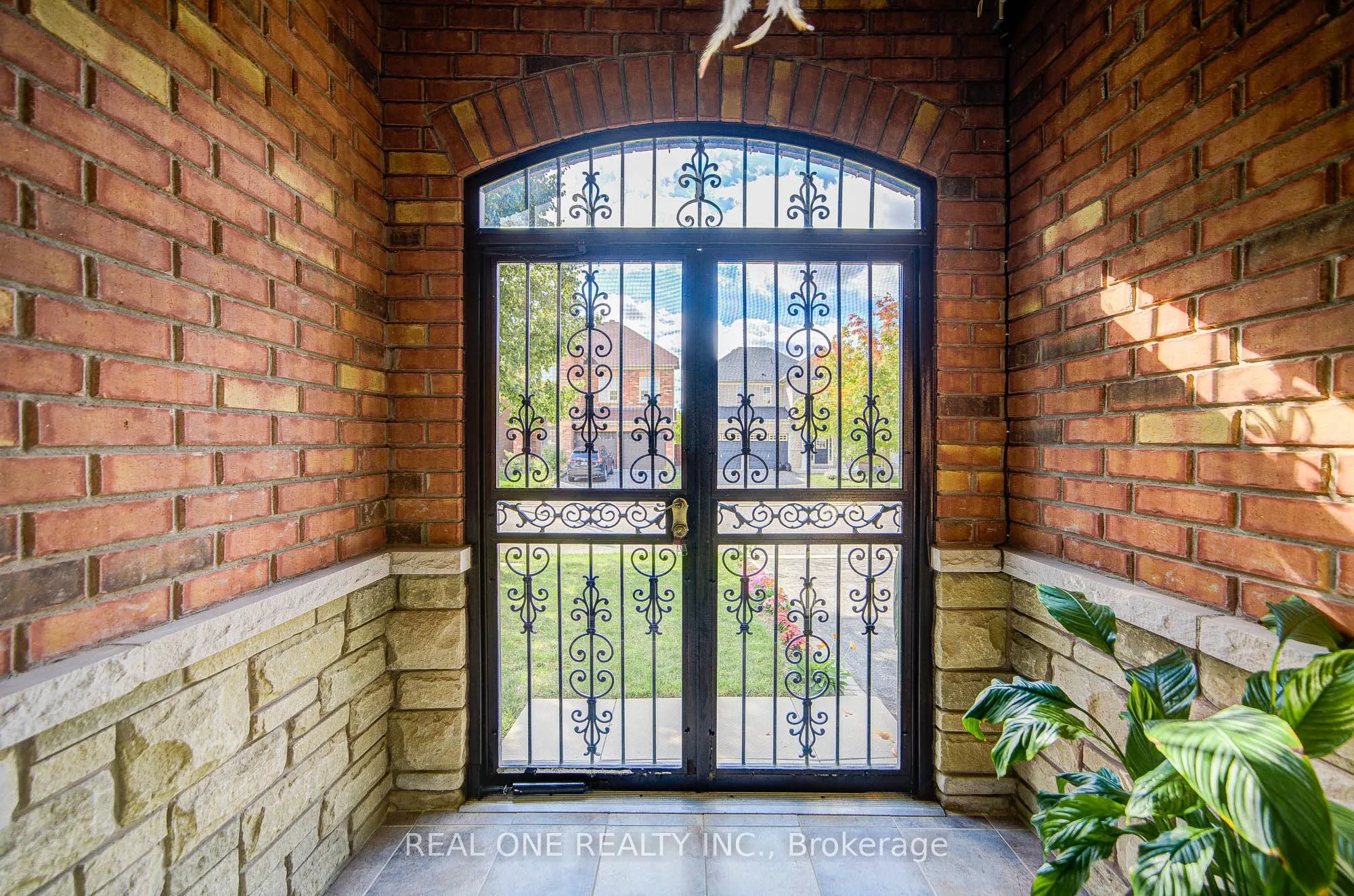 16 Boulderbrook Drive