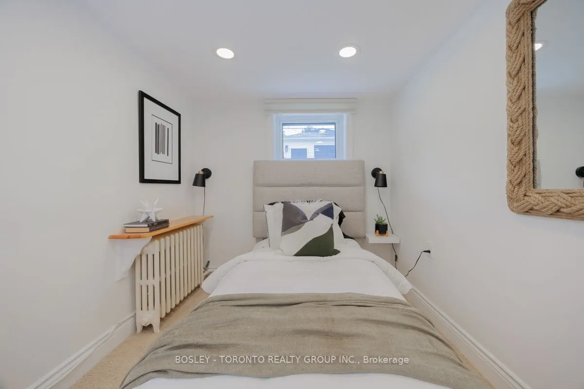 7 Crestland Avenue