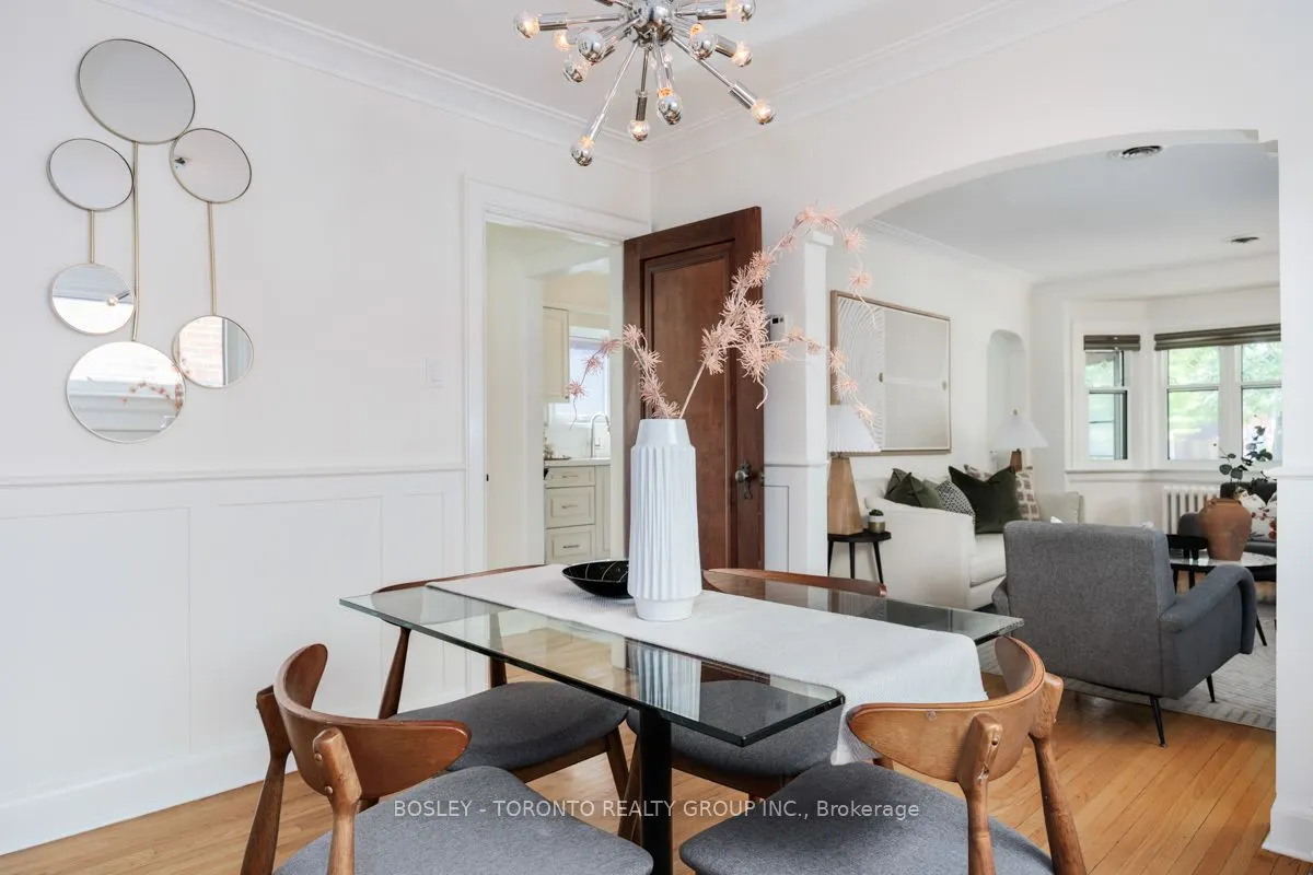 7 Crestland Avenue