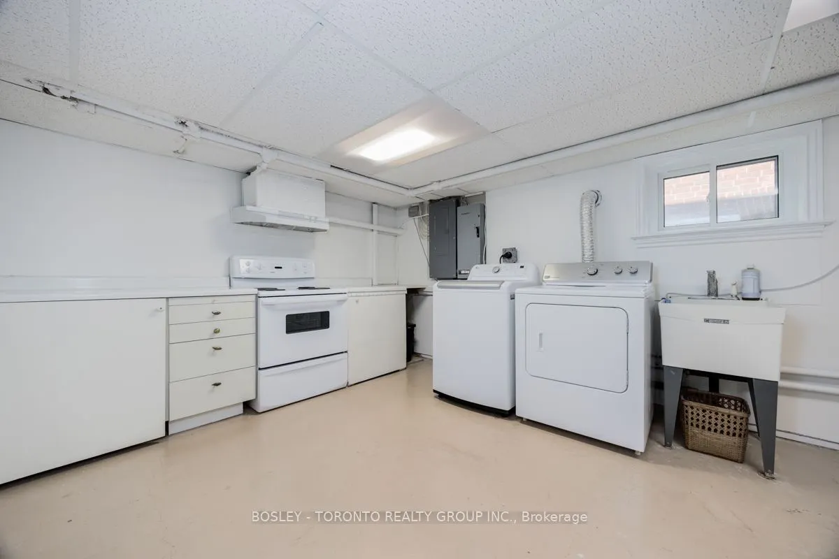 7 Crestland Avenue