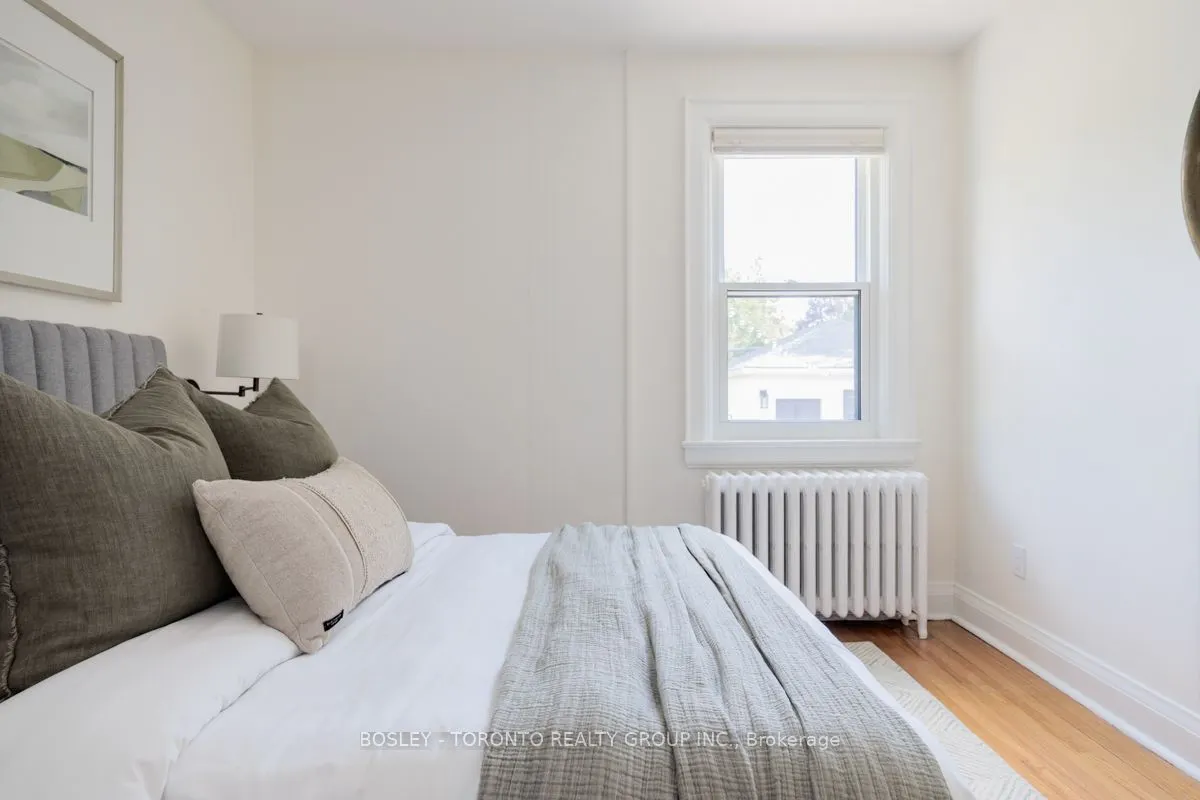 7 Crestland Avenue