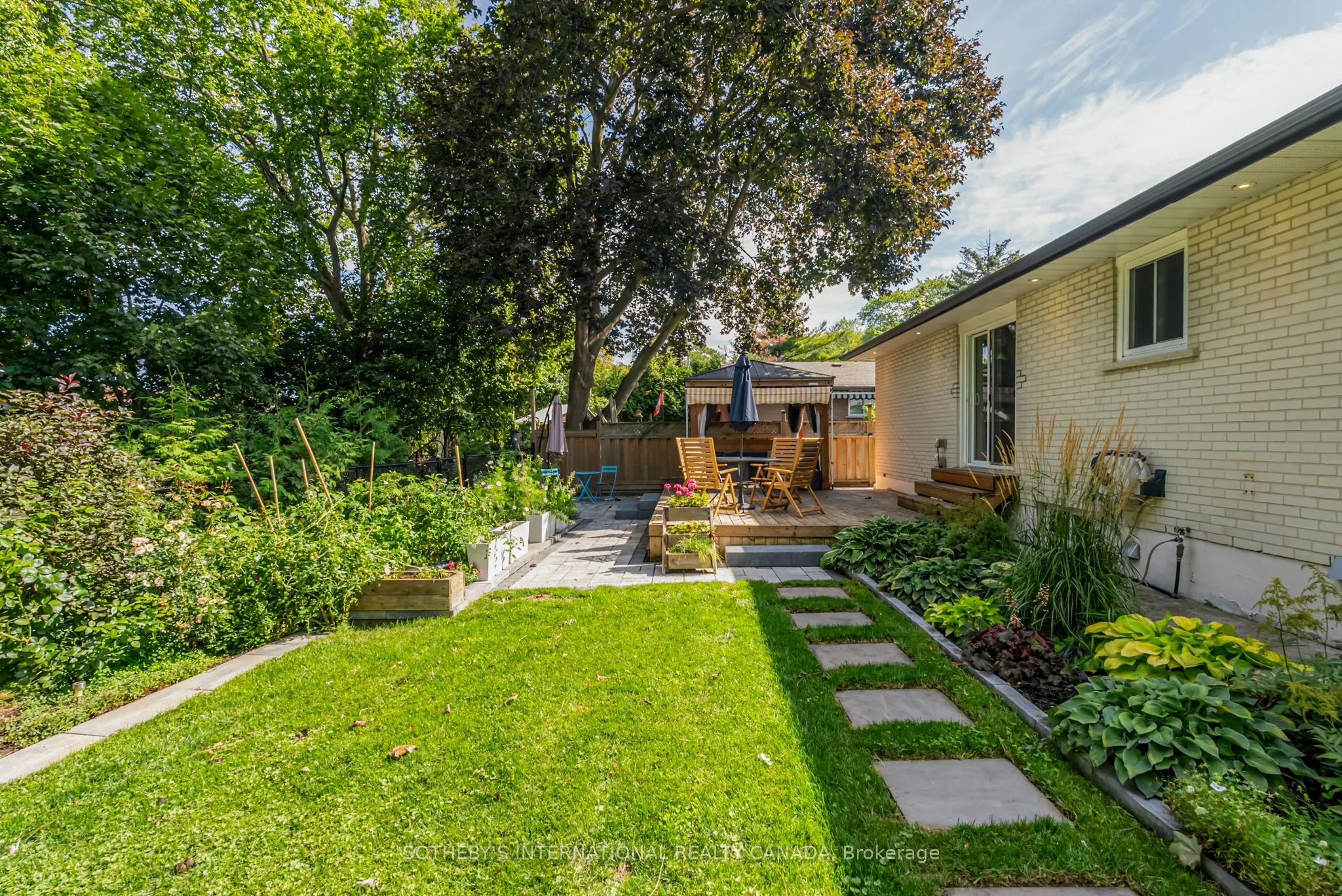 902 Vistula Drive