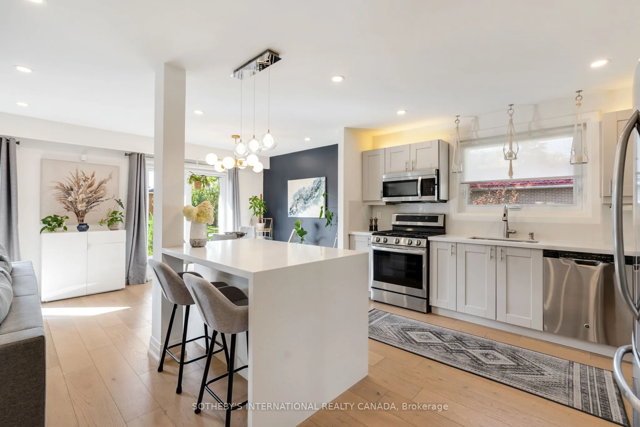 902 Vistula Drive