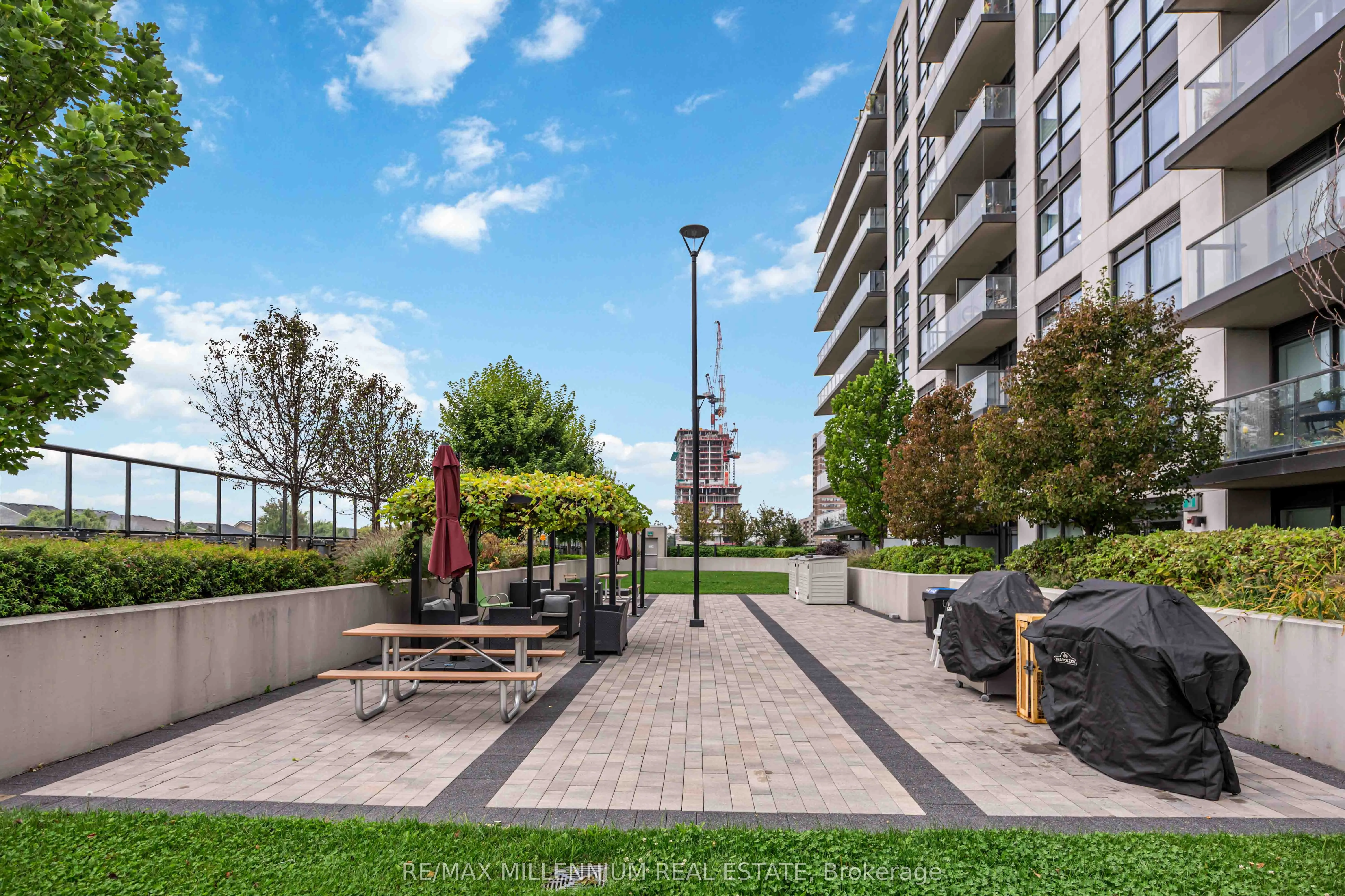 8 Trent Avenue, #407