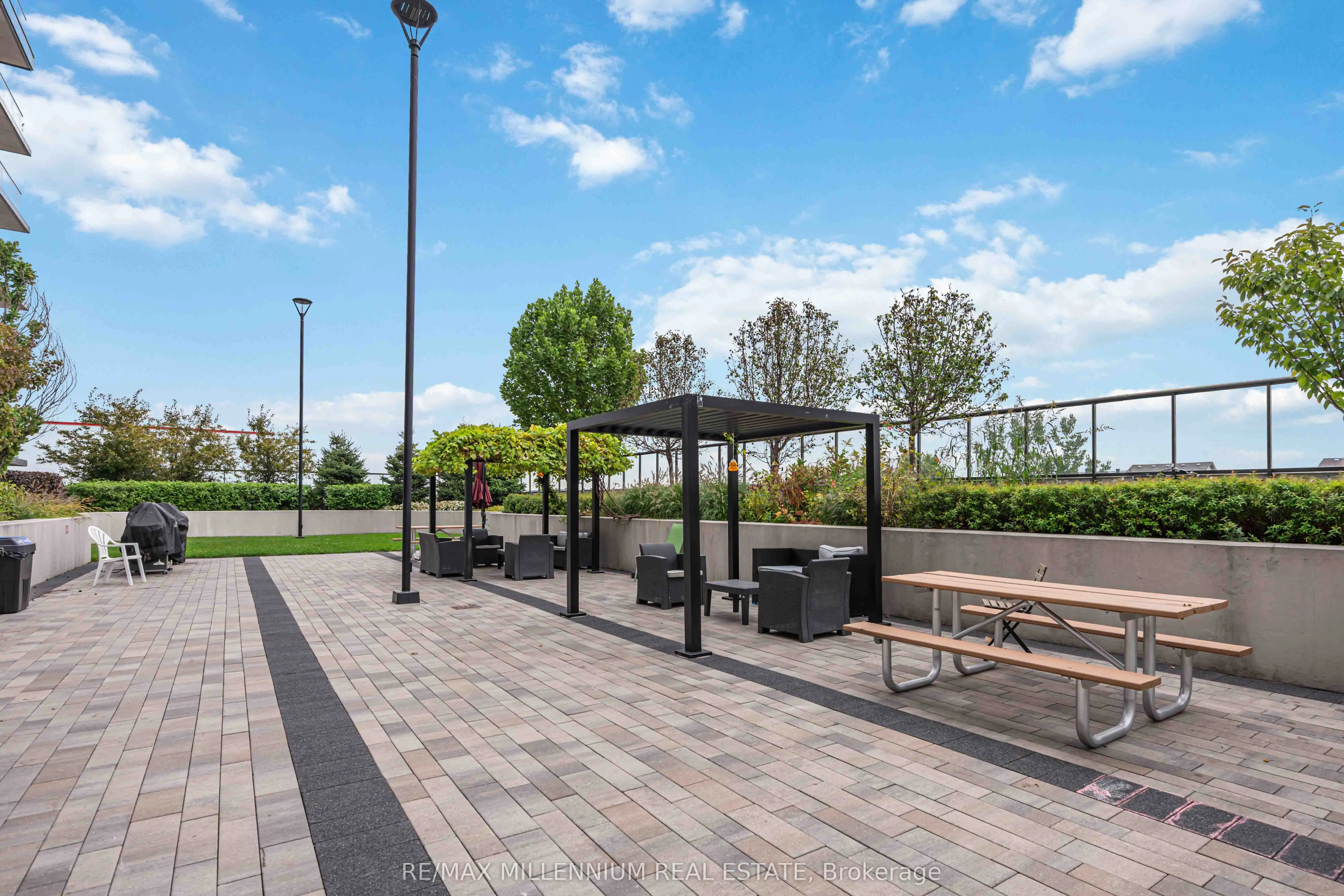 8 Trent Avenue, #407