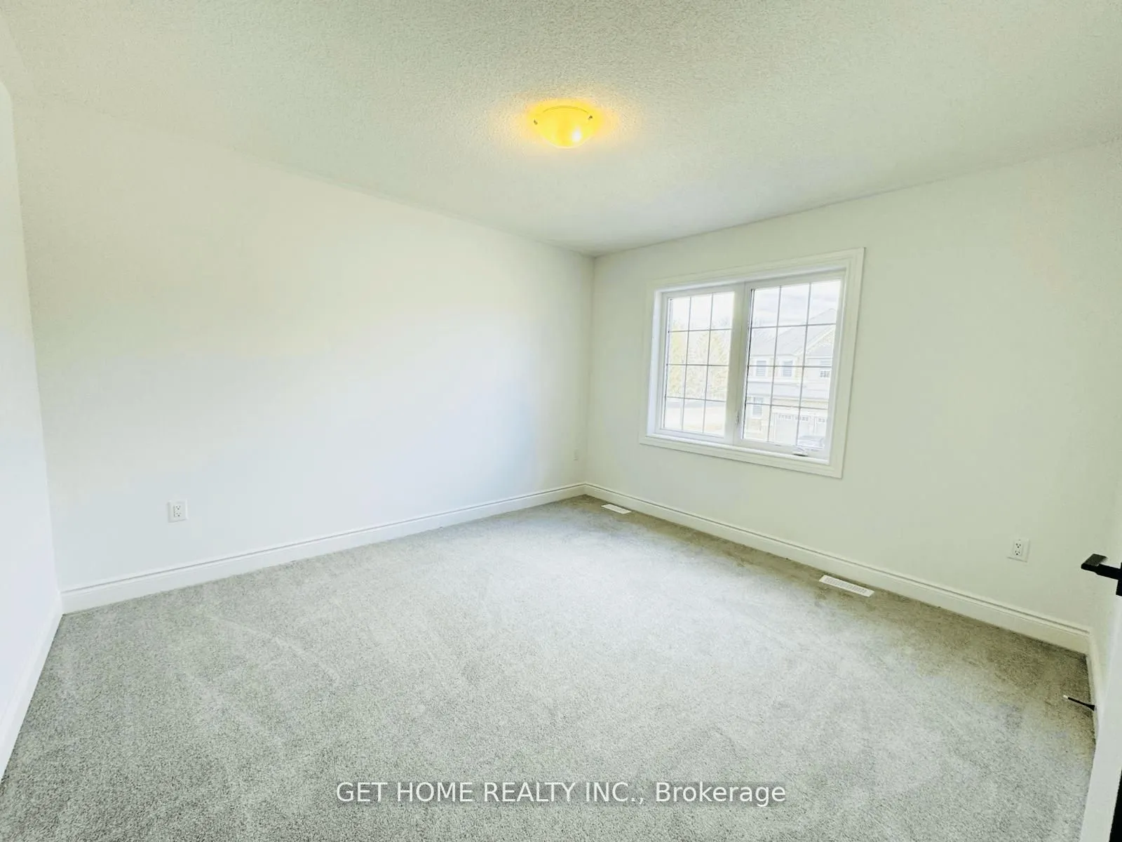 2881 Foxden Square