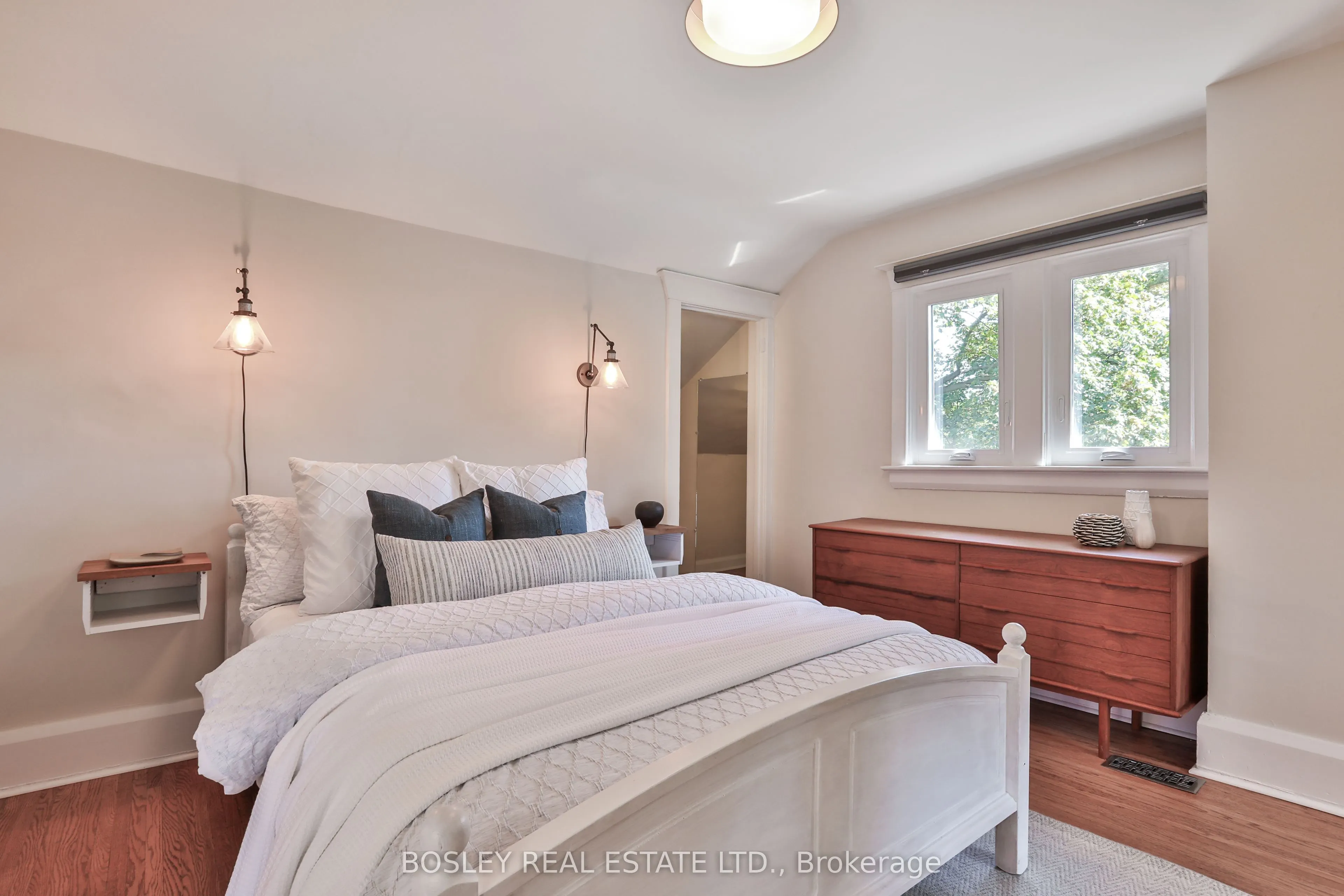 14 Beach View Crescent