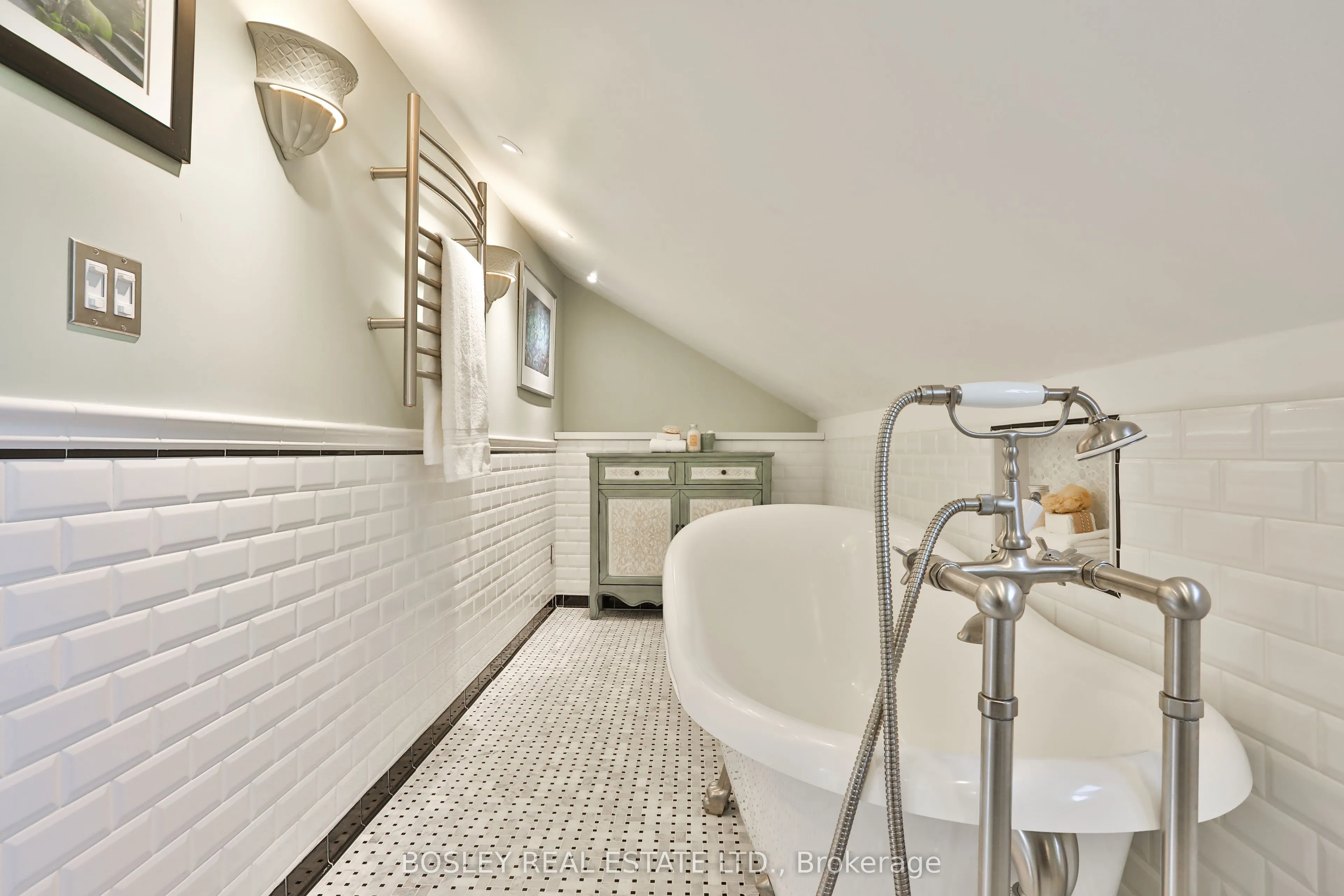 14 Beach View Crescent
