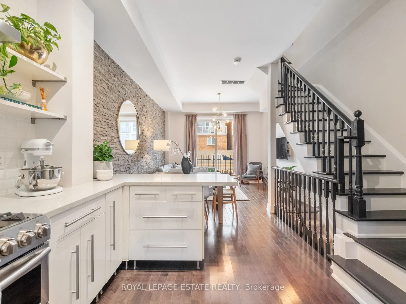 20 Fairhead Mews