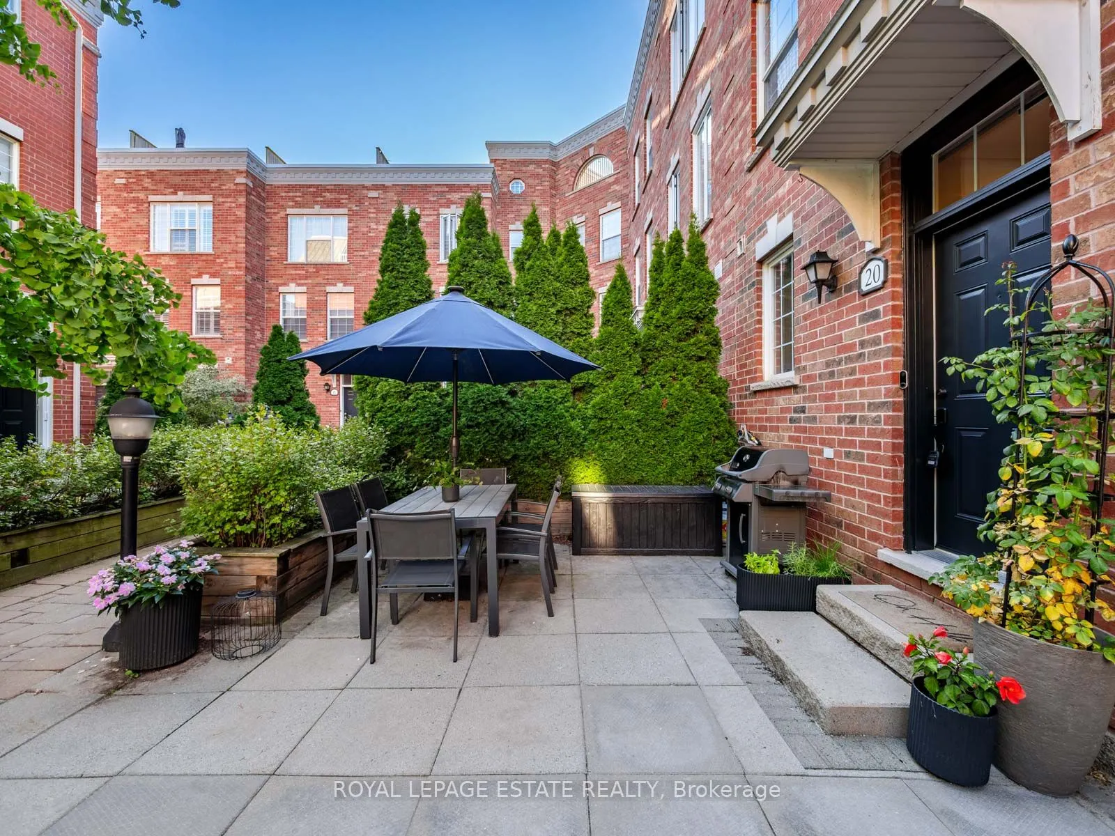 20 Fairhead Mews