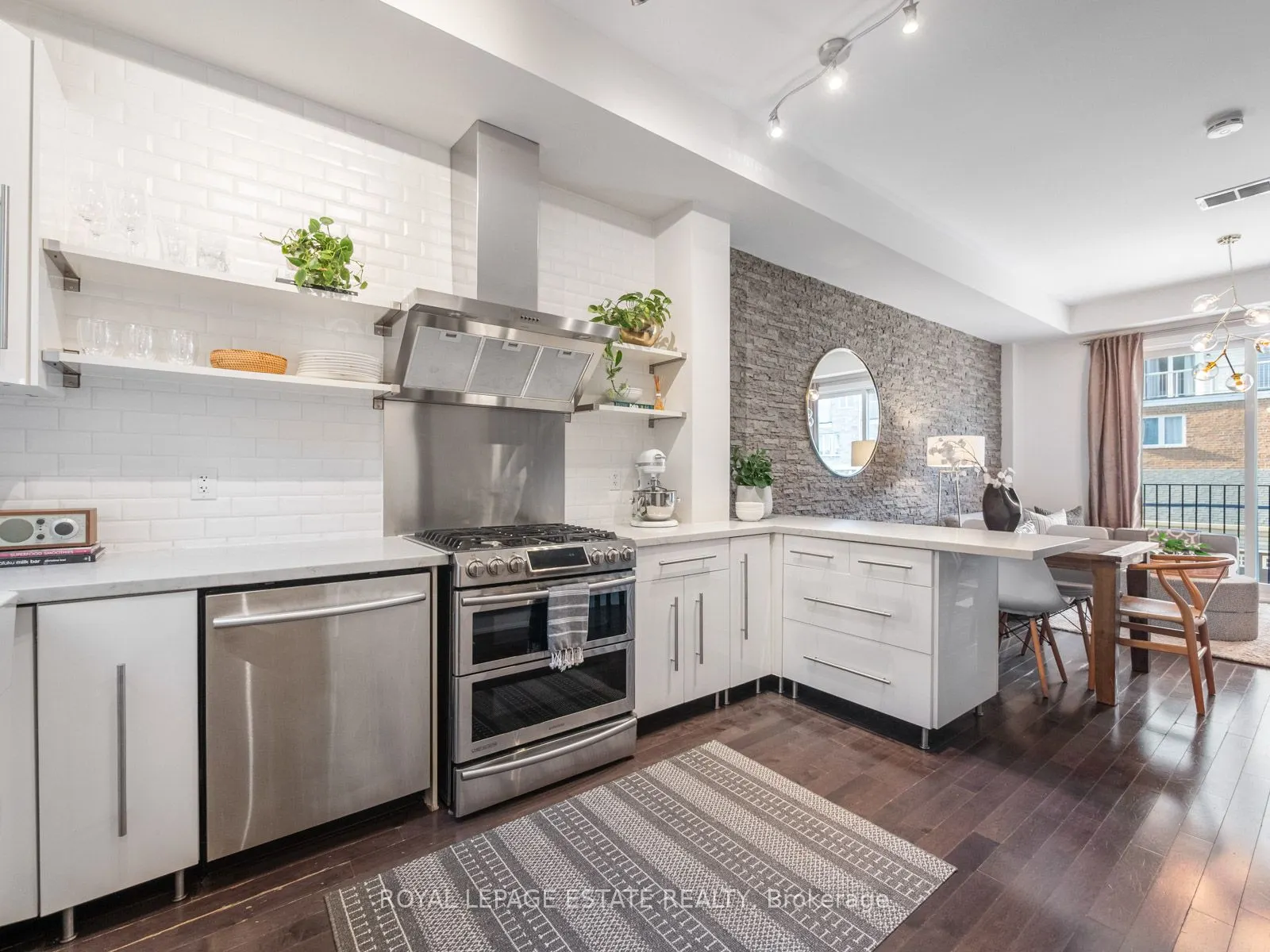 20 Fairhead Mews
