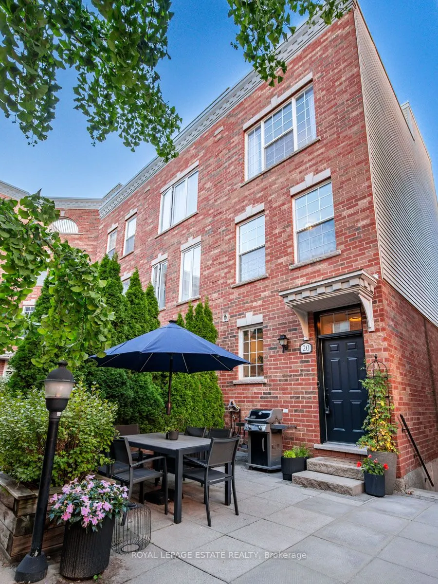 20 Fairhead Mews