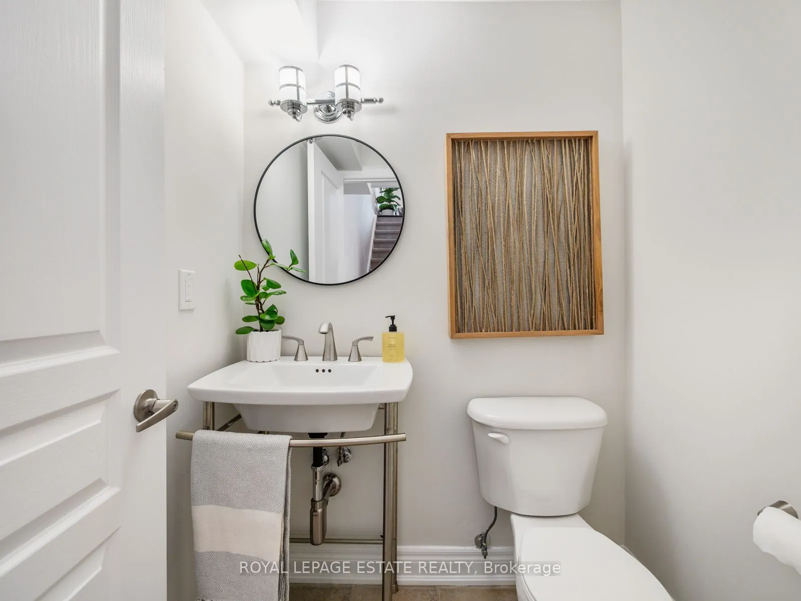 20 Fairhead Mews