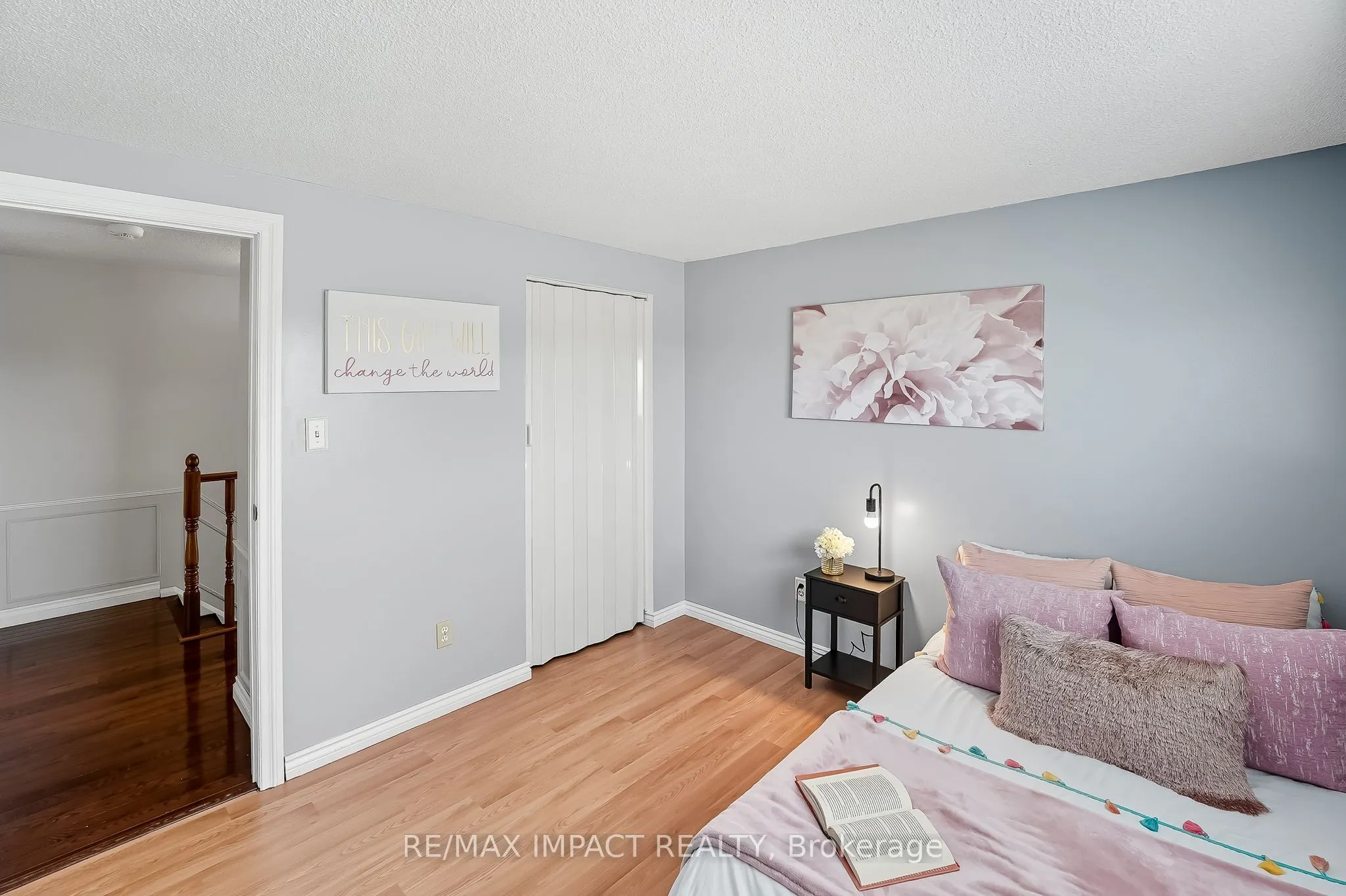1506 Fenelon Crescent