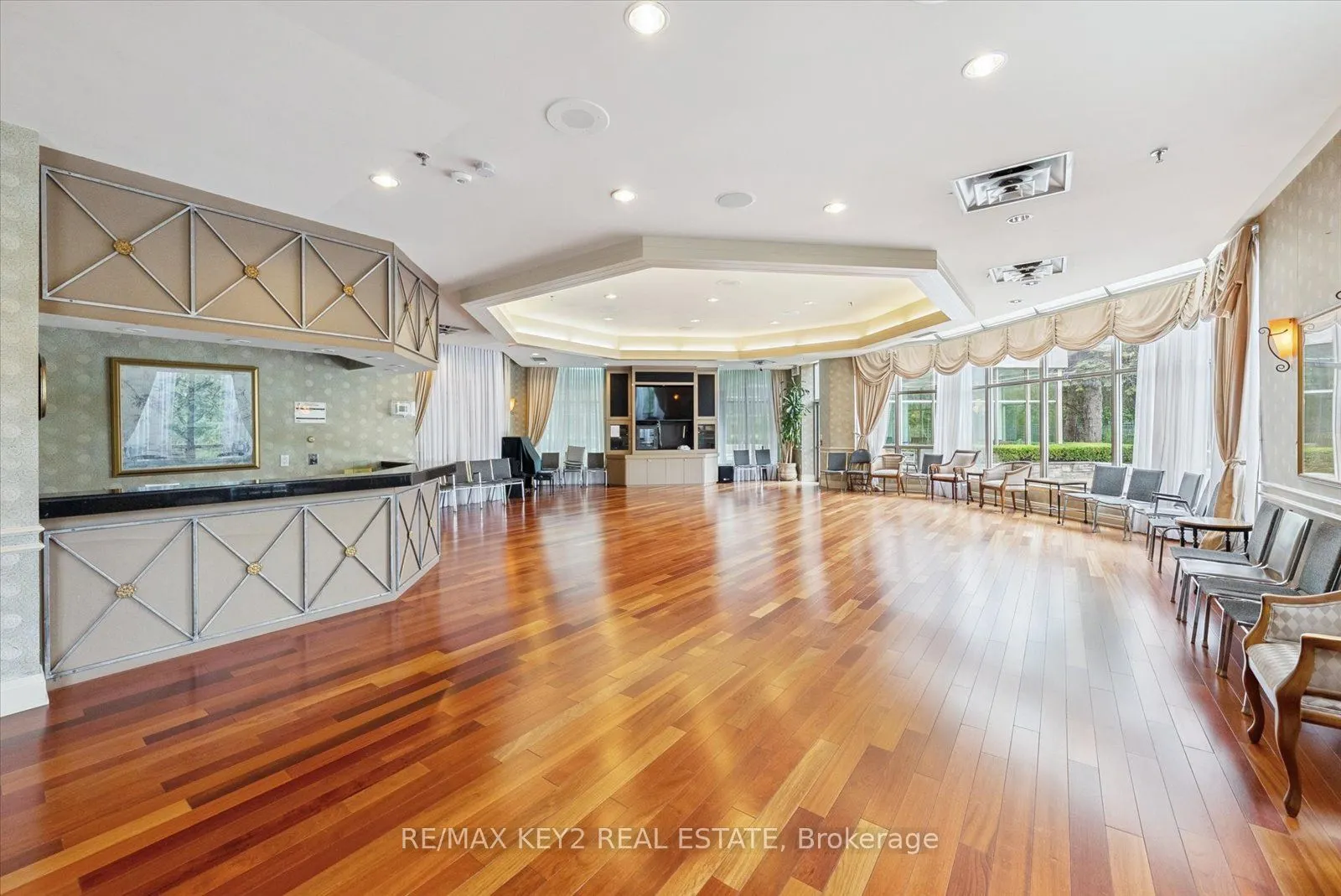 138 Bonis Avenue, #1116