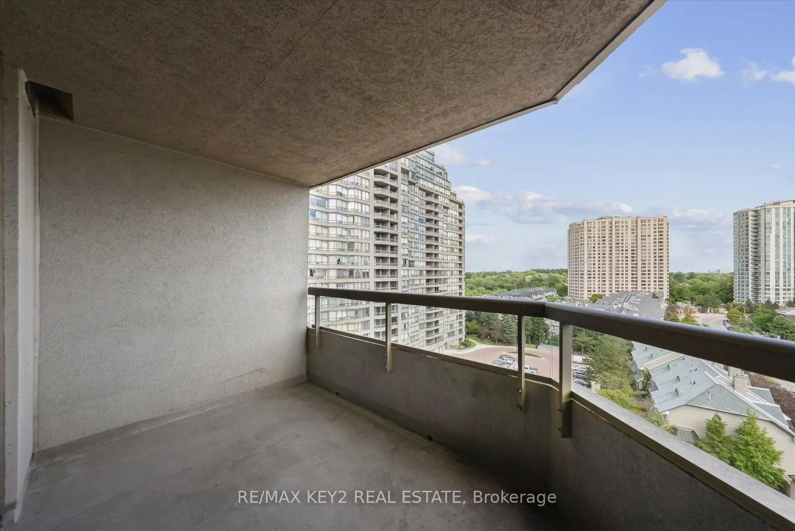 138 Bonis Avenue, #1116
